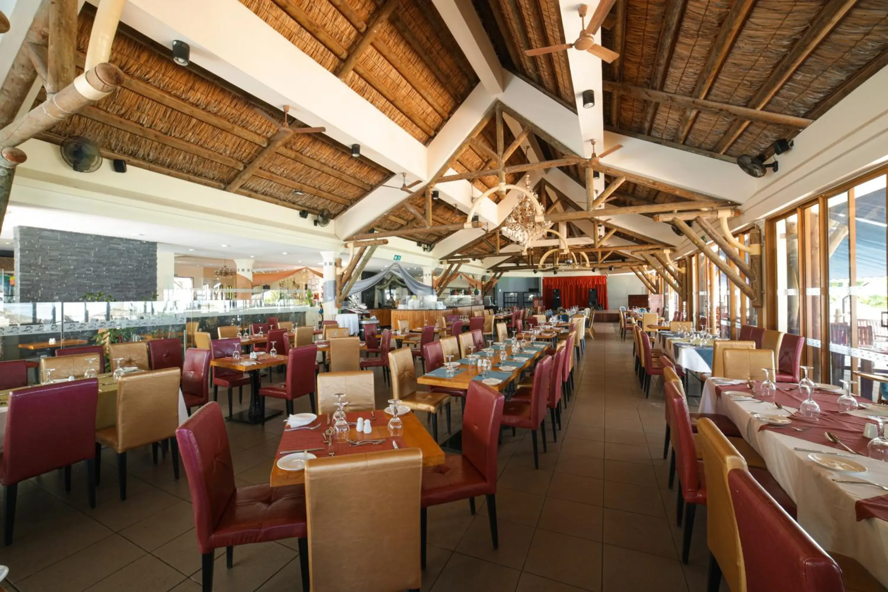Restaurant/places to eat in Pearle Beach Resort & Spa Restaurant/places to eat in Pearle Beach Resort & Spa