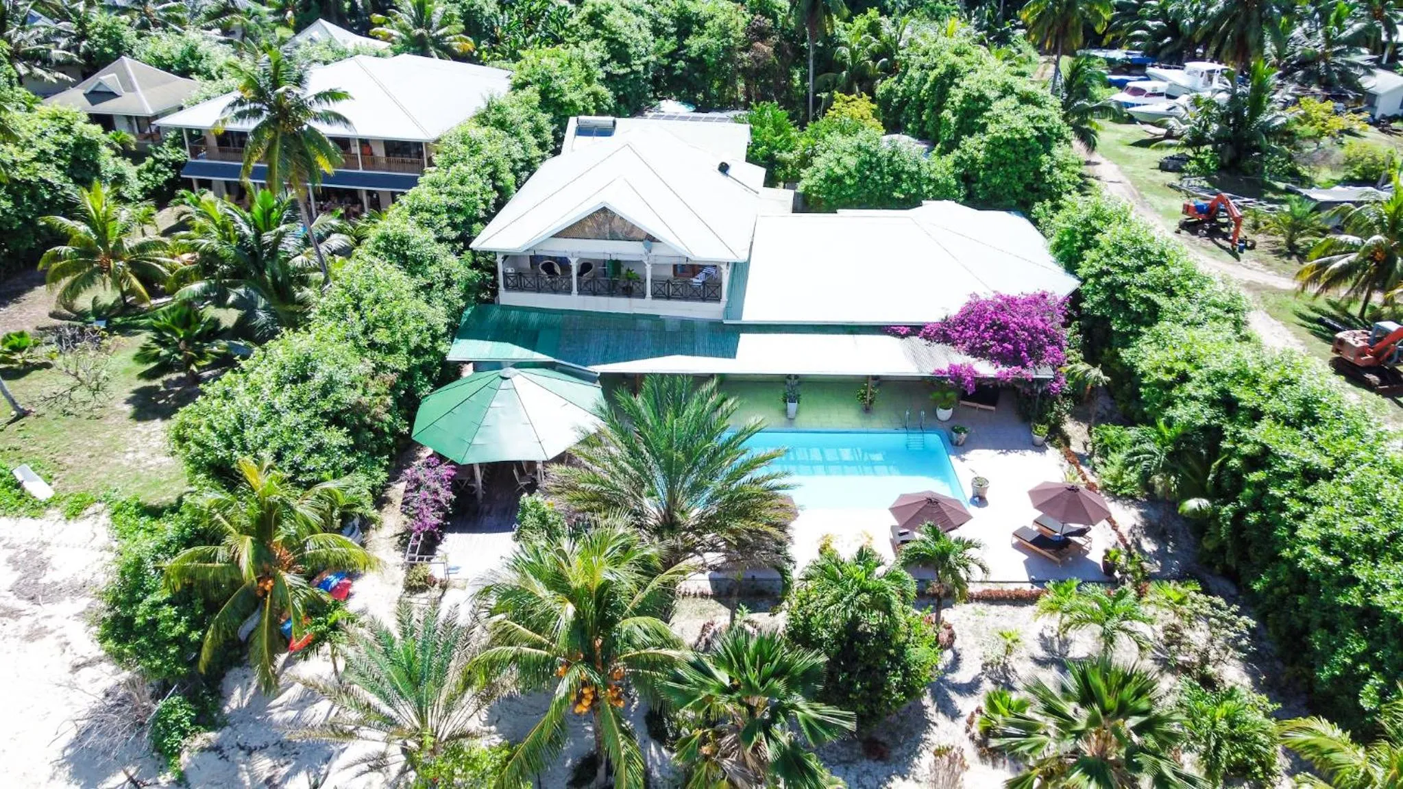 Property building in Villa De Cerf