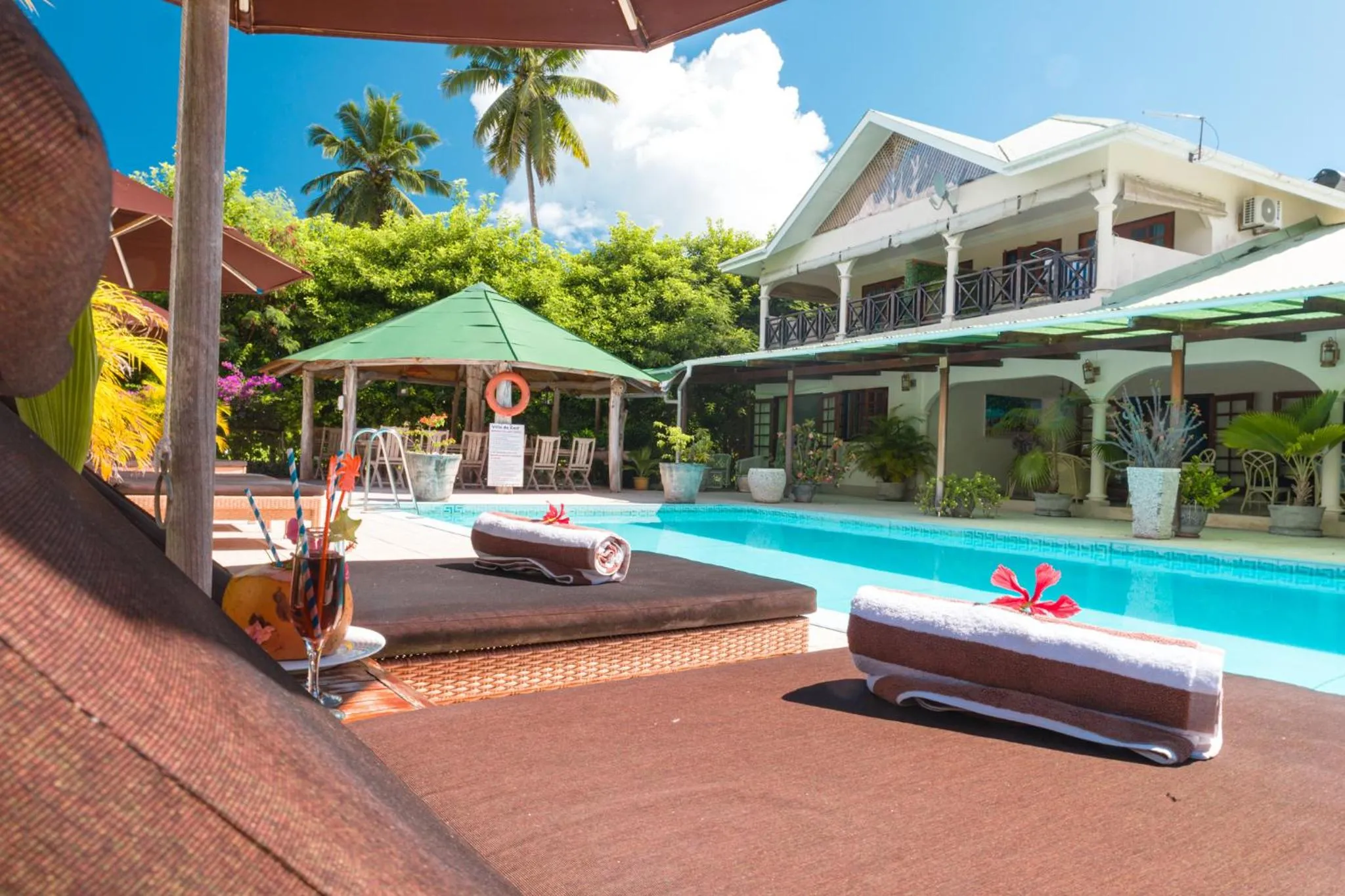 Property building in Villa De Cerf