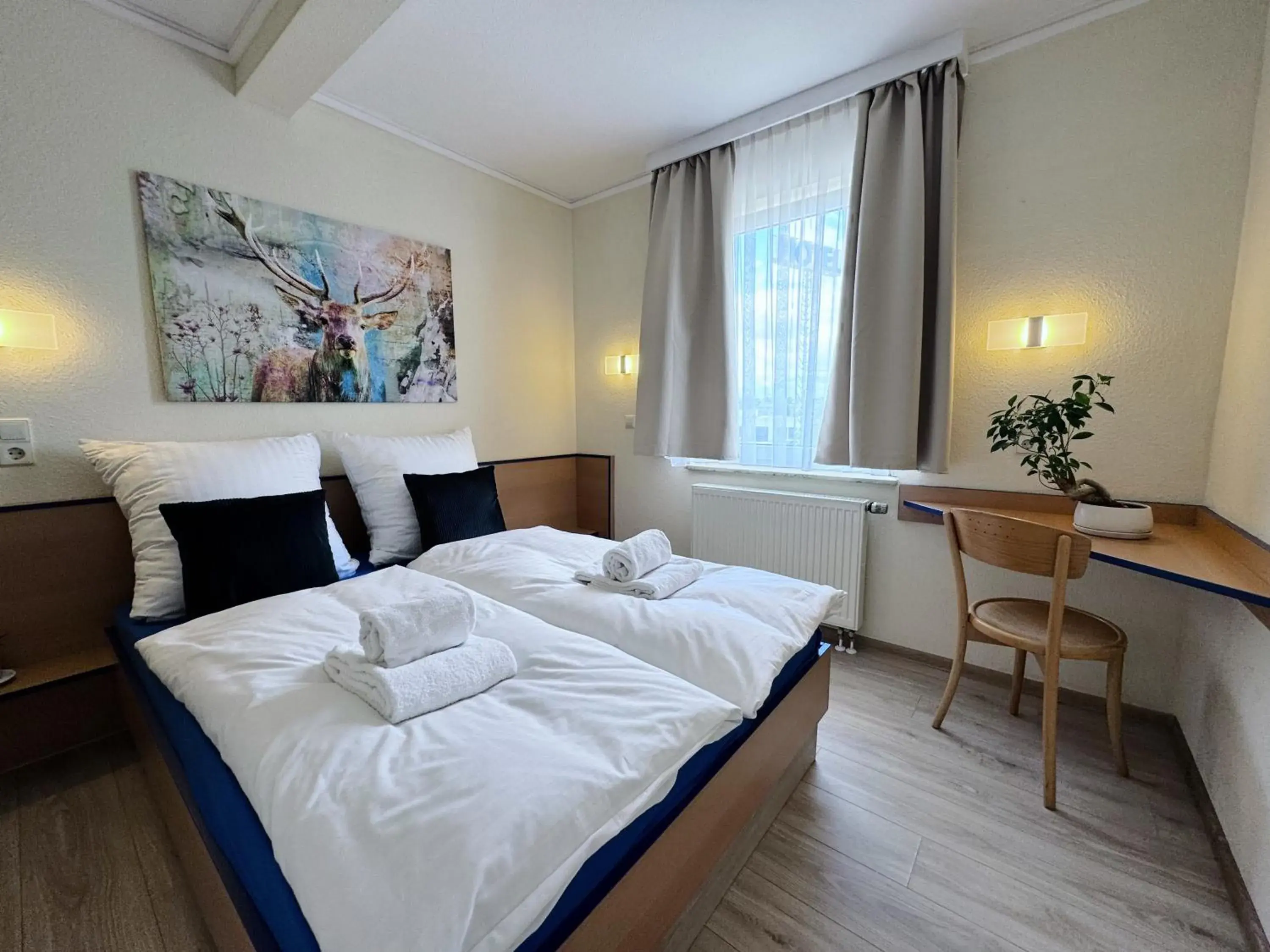 Bed in REGIOHOTEL Salzland Schönebeck - #AutobahnA14 #TopPreisLeistung #FreeParking #Wallbox Bed in REGIOHOTEL Salzland Schönebeck - #AutobahnA14 #TopPreisLeistung #FreeParking #Wallbox