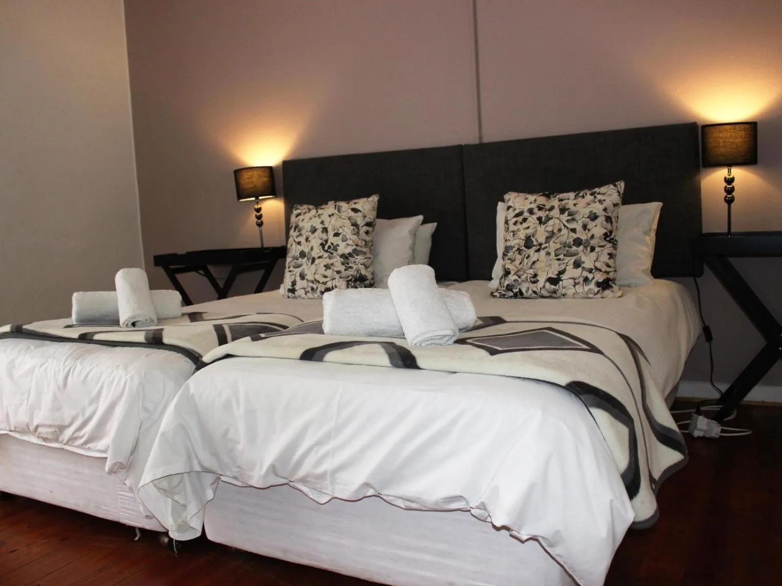 Bed in Somerset Guest Lodge - Western Cape