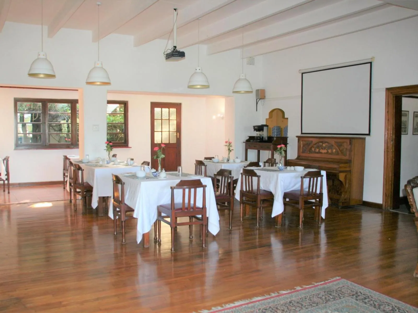Dining area in Somerset Guest Lodge - Western Cape