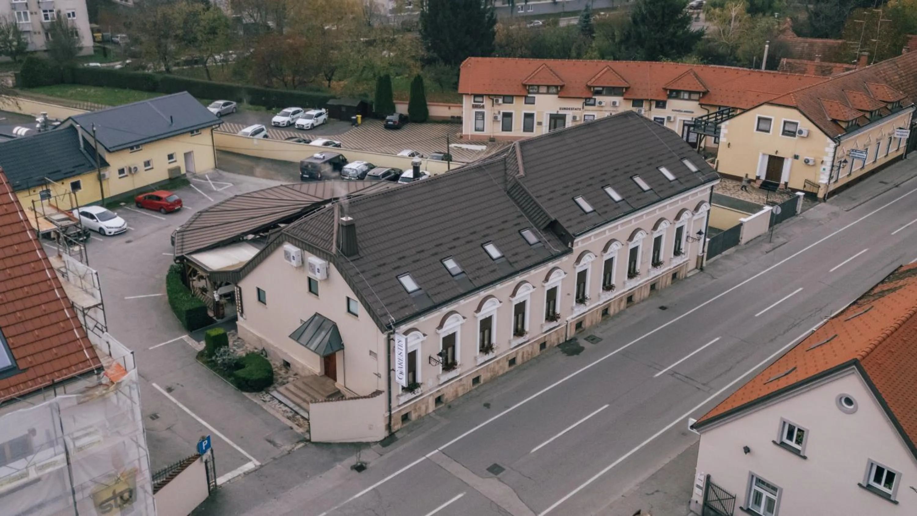 Property building in B&B Garestin