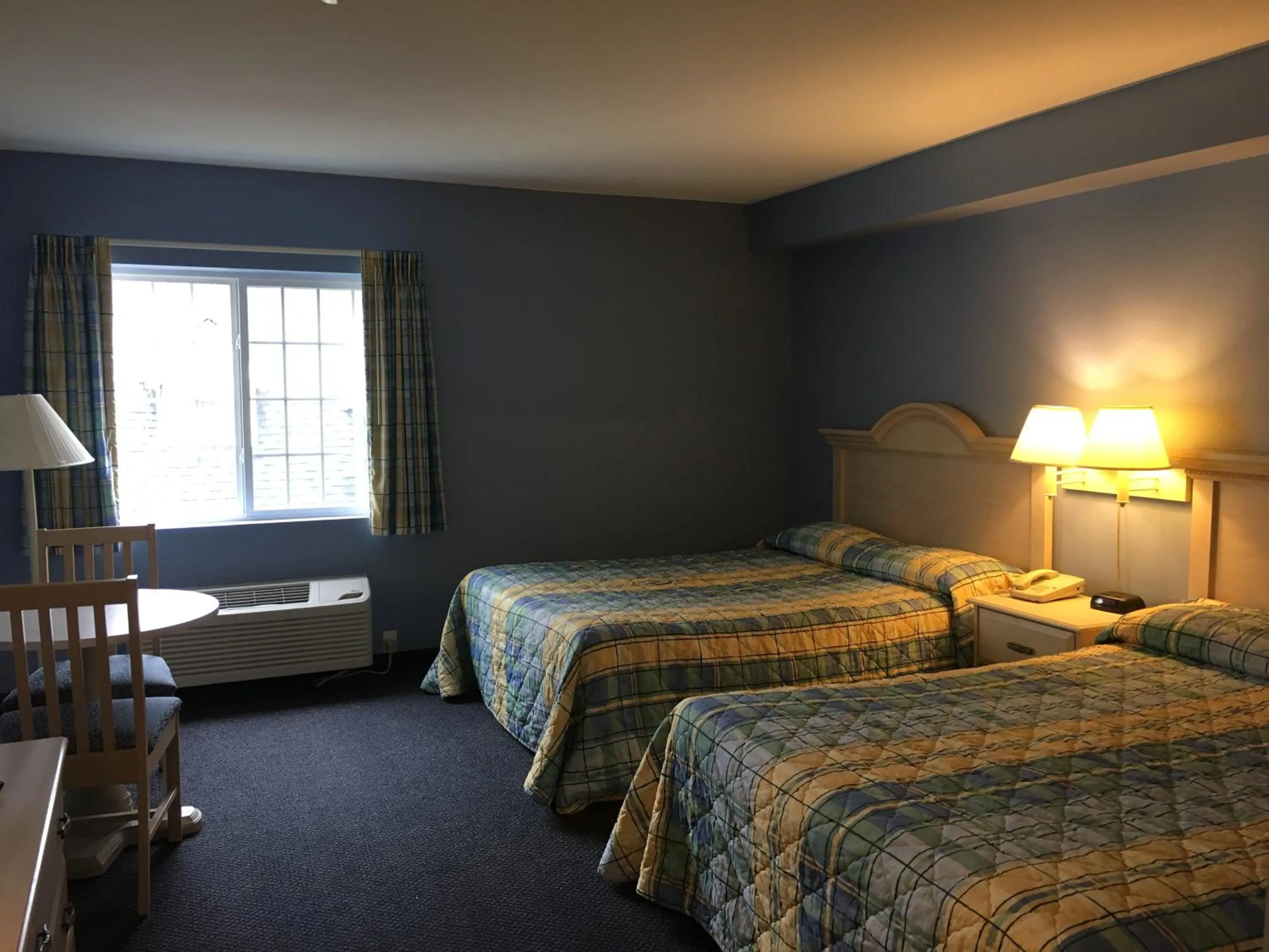 Bedroom, Bed in South Beach Resort Hotel