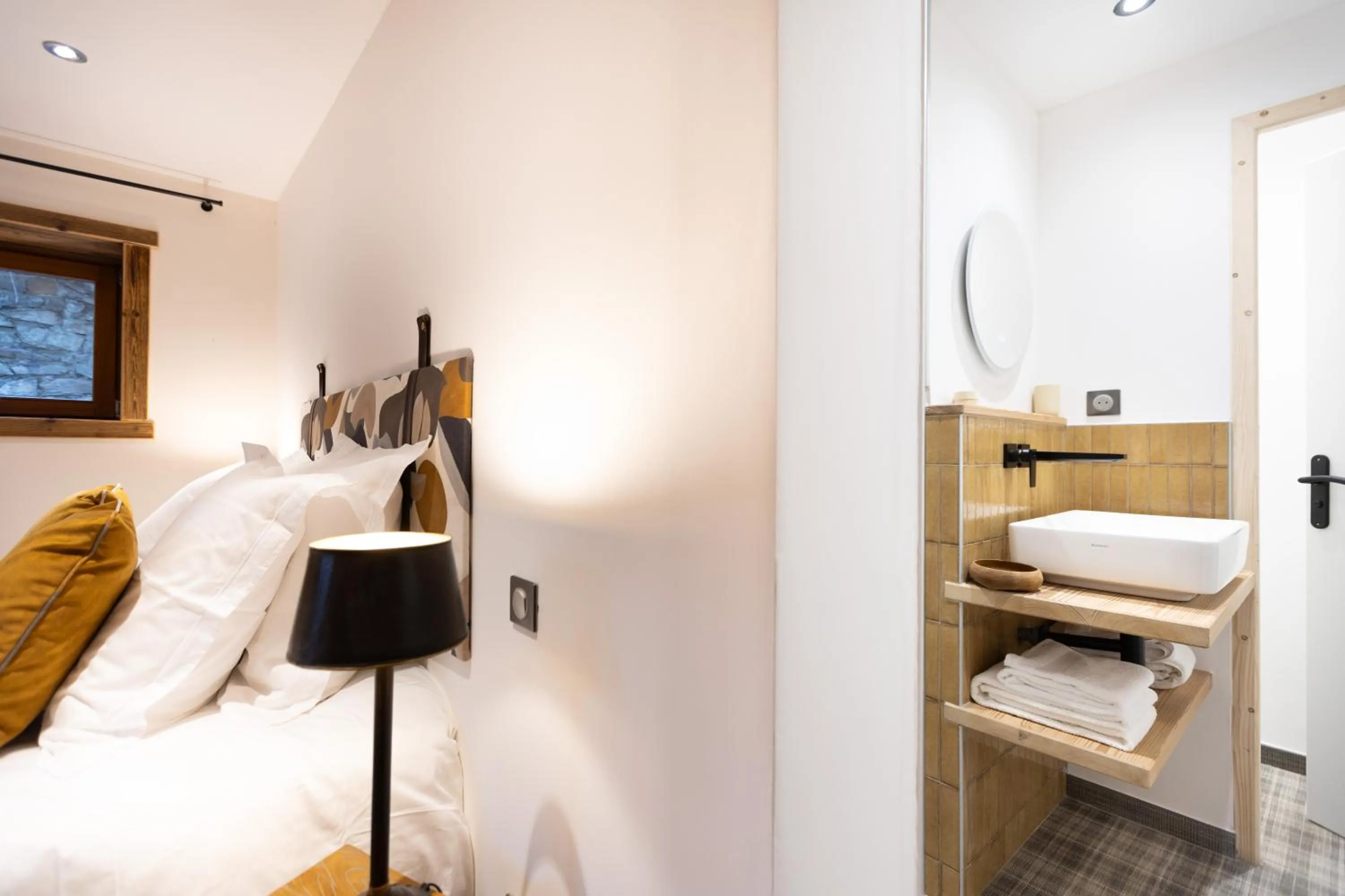 Photo of the whole room, Bed in Wanderful Life MontBlanc refuge haut de gamme