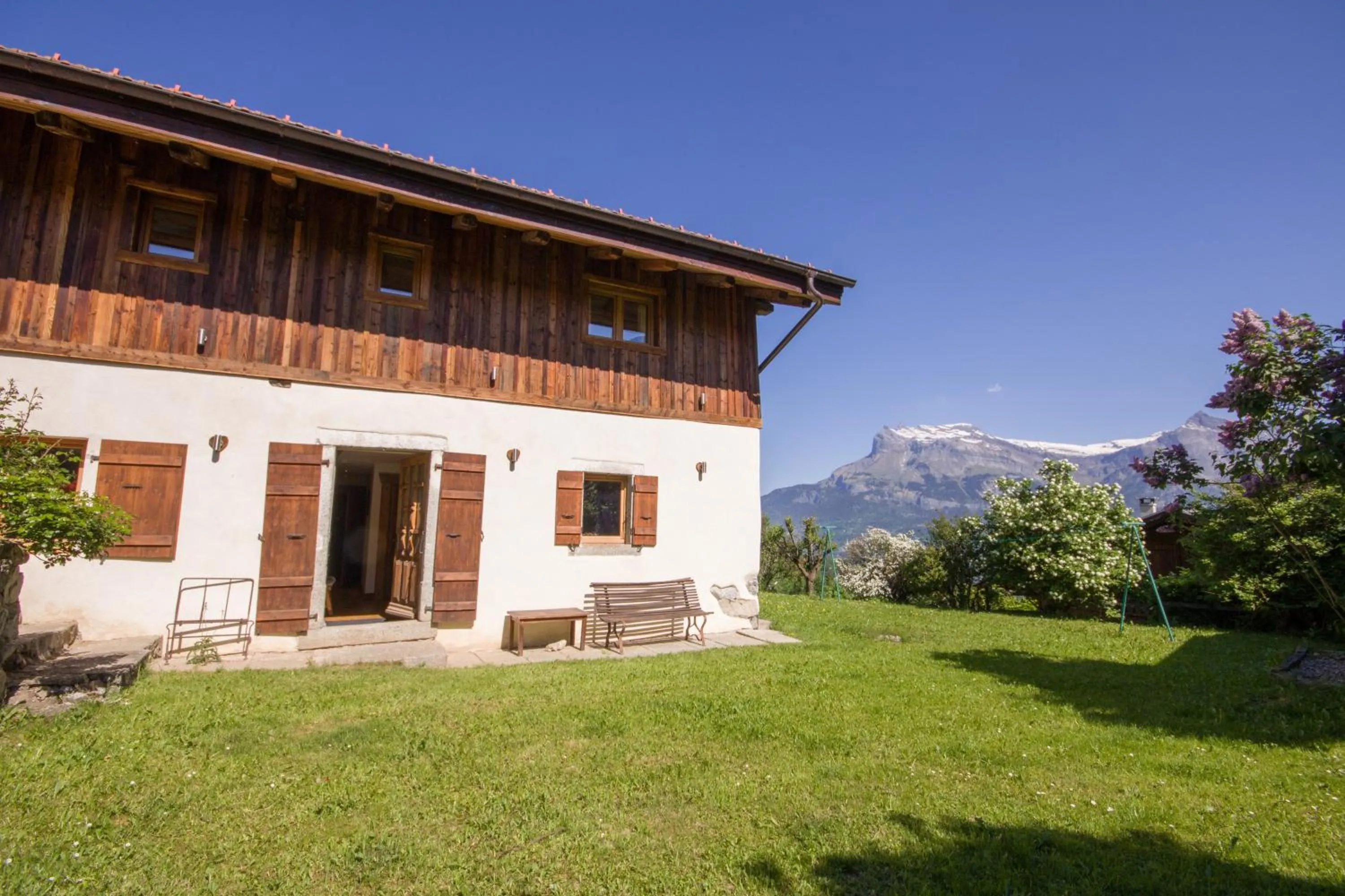Garden in Wanderful Life MontBlanc refuge haut de gamme