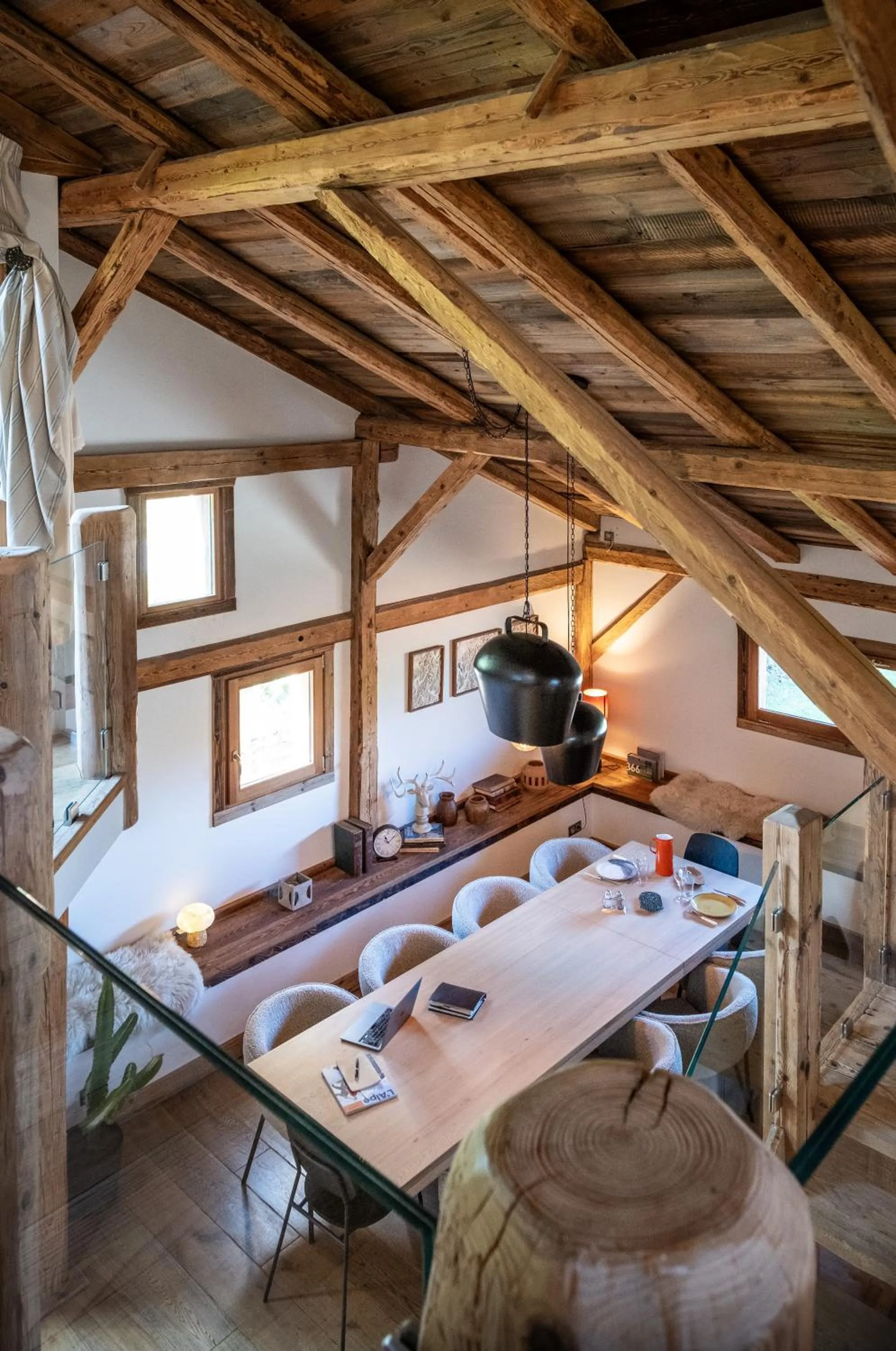 Seating area in Wanderful Life MontBlanc refuge haut de gamme