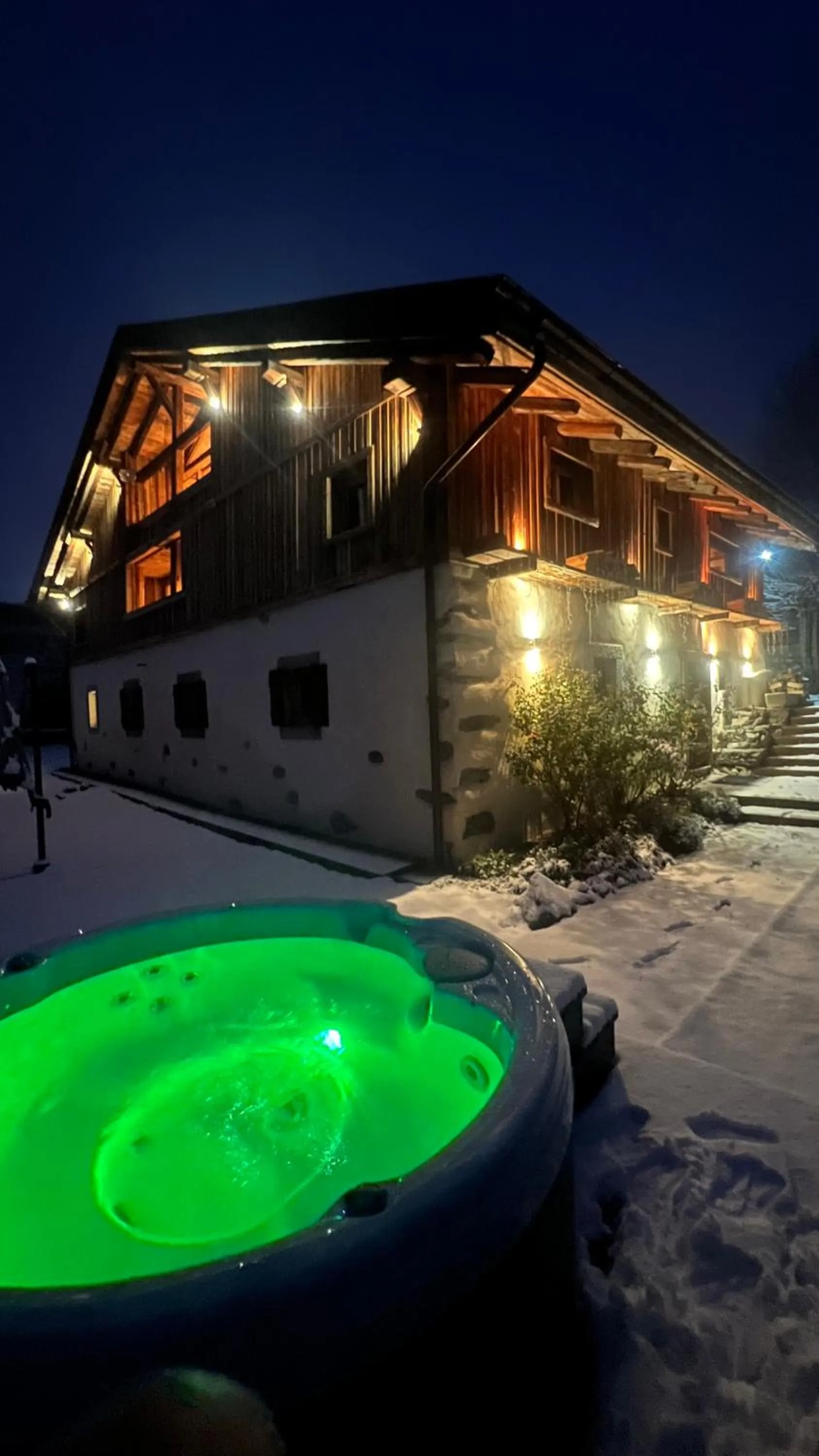 Property building in Wanderful Life MontBlanc refuge haut de gamme