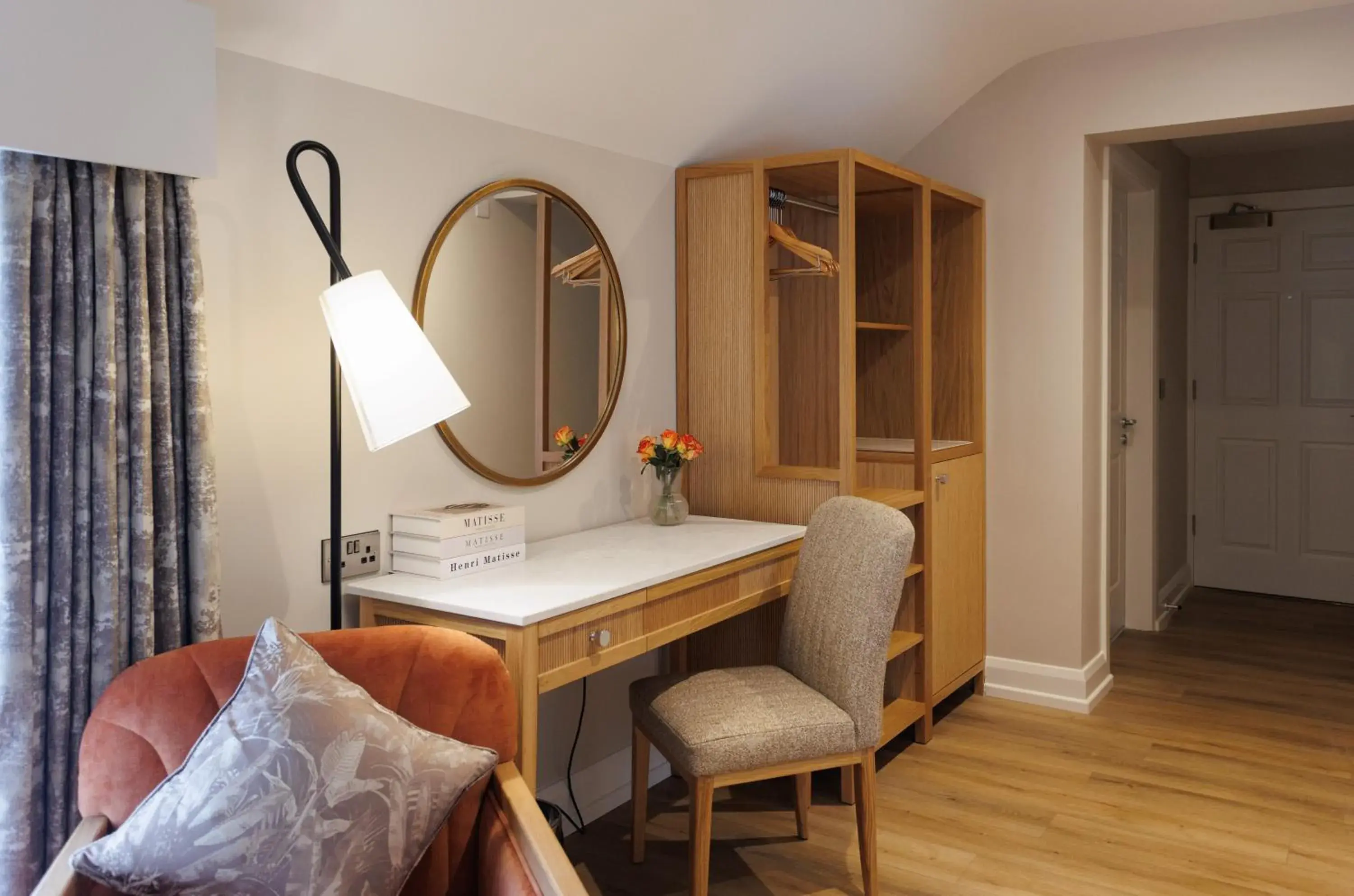 Seating area, Bed in The Malone Hotel Seating area, Bed in The Malone Hotel