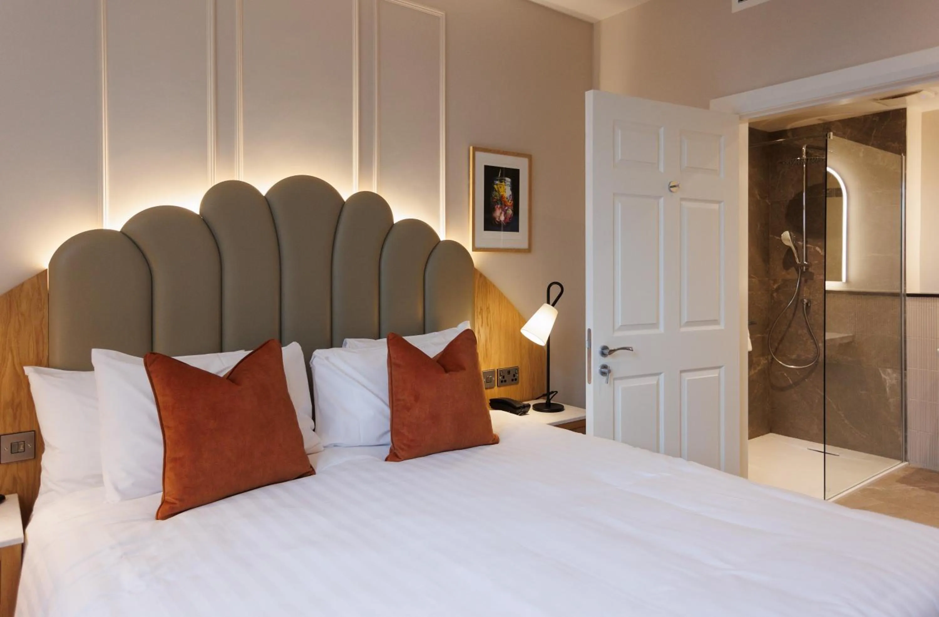 Bed in The Malone Hotel