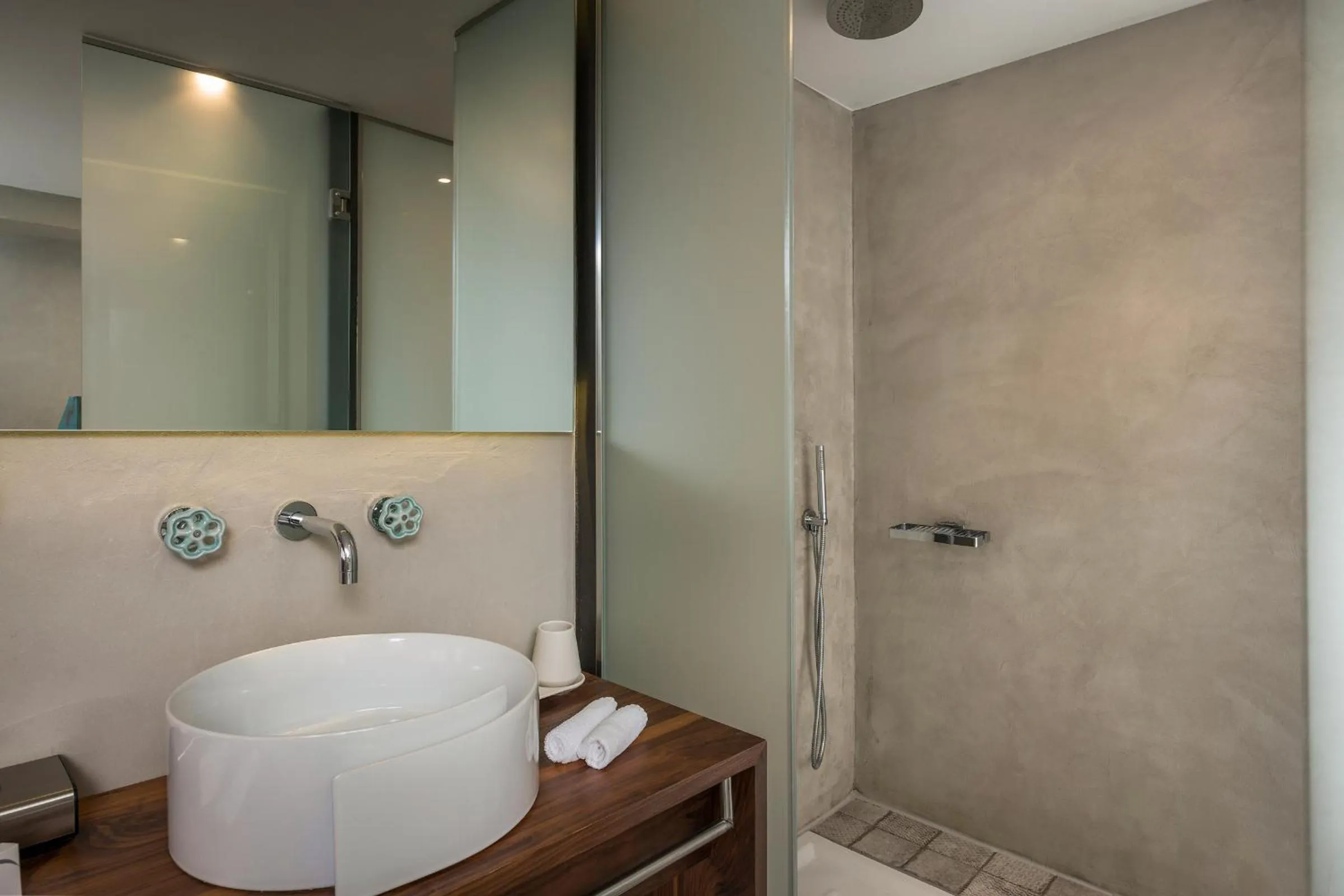 Bathroom in Ambassadors Residence Boutique Hotel