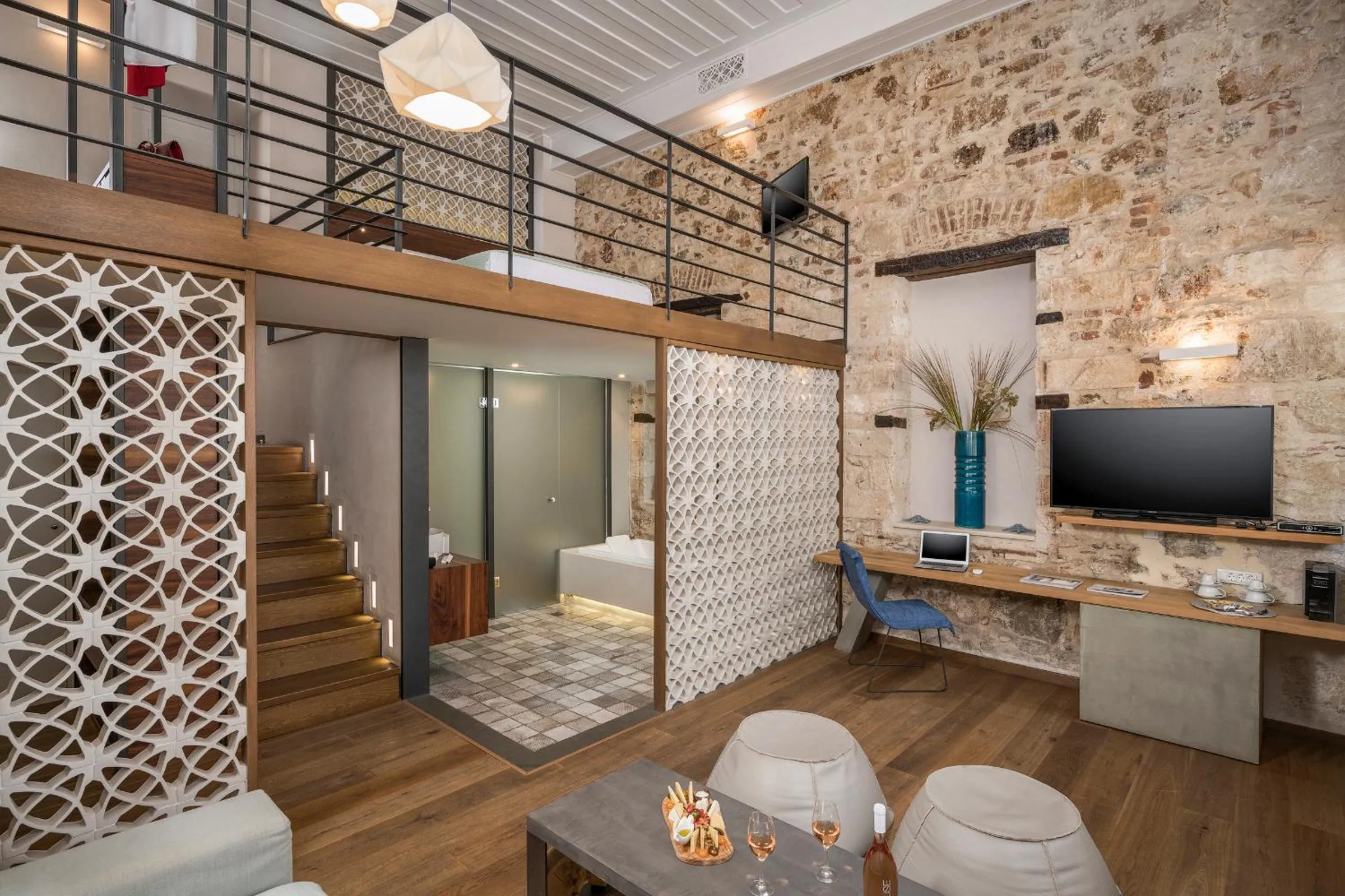 Bed in Ambassadors Residence Boutique Hotel