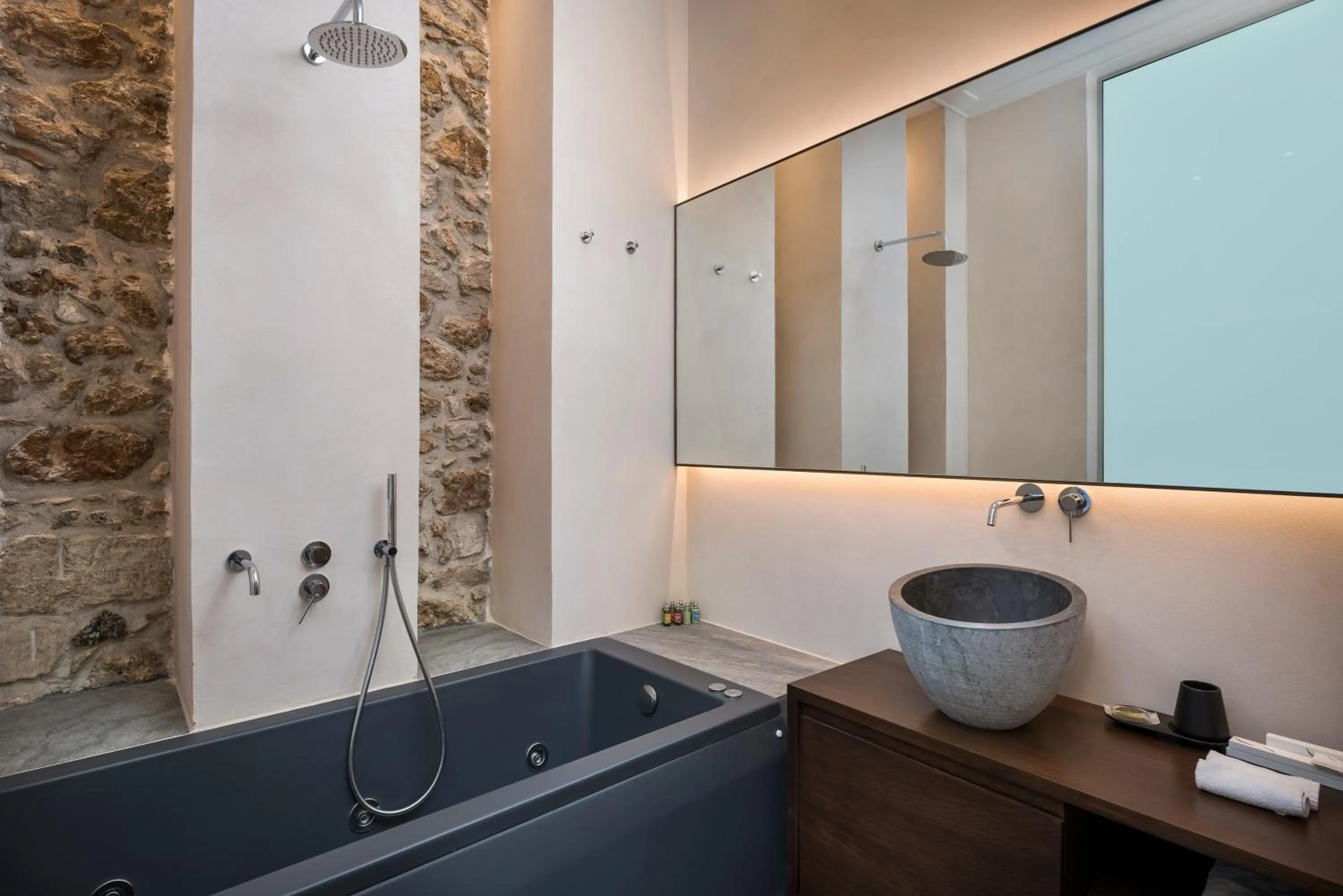 Bathroom in Ambassadors Residence Boutique Hotel