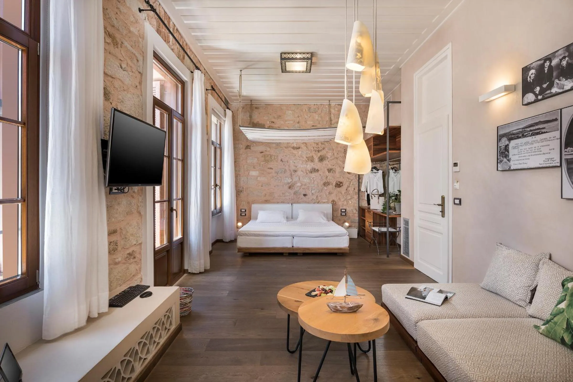 Living room, Bed in Ambassadors Residence Boutique Hotel