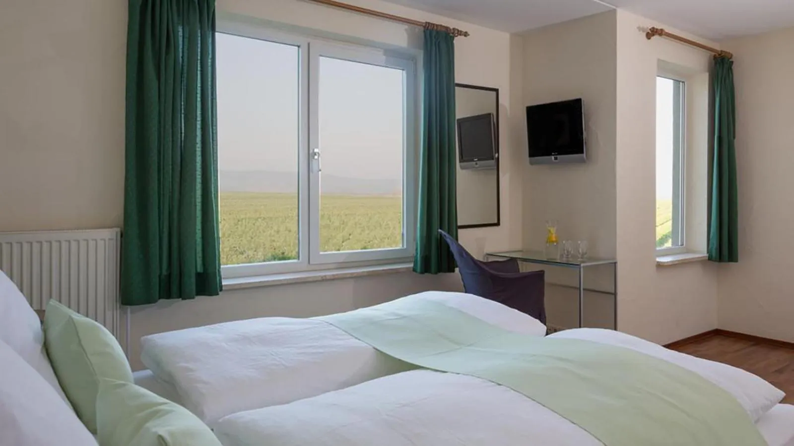 Bedroom, Bed in Eurostrand Resort Moseltal