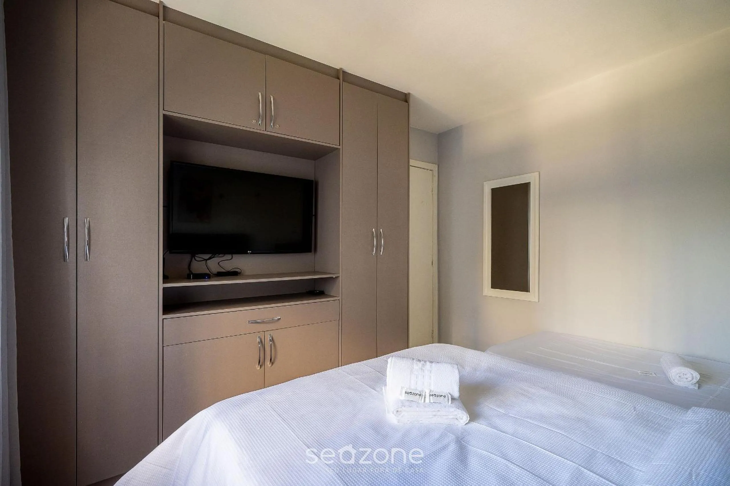 Bed in Apto 2Q 100m da praia em Balneário Camboriú ESD143