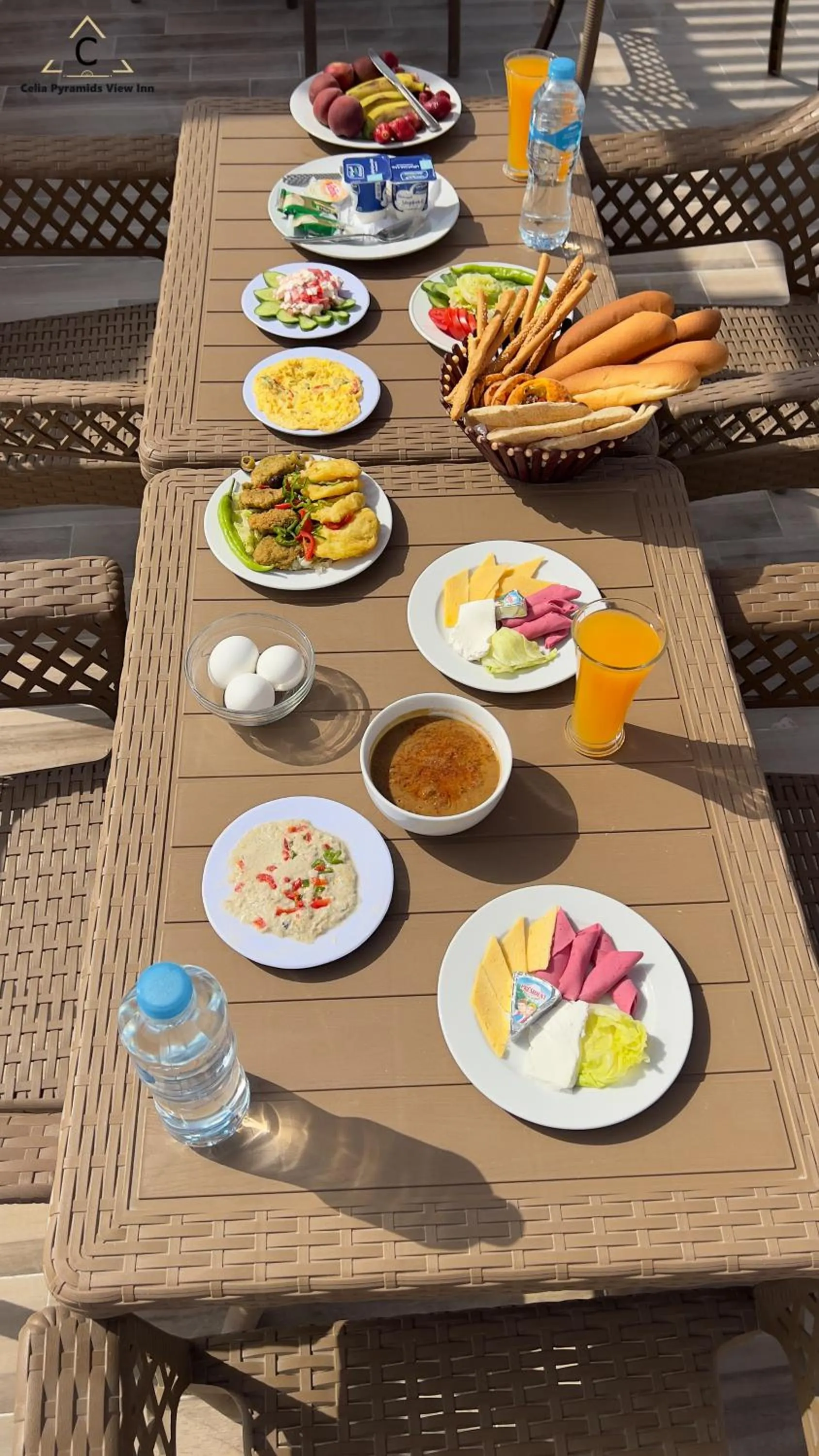 Food and drinks in Celia Pyramids View inn