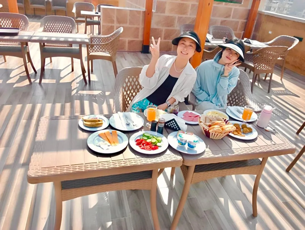 Breakfast in Celia Pyramids View inn