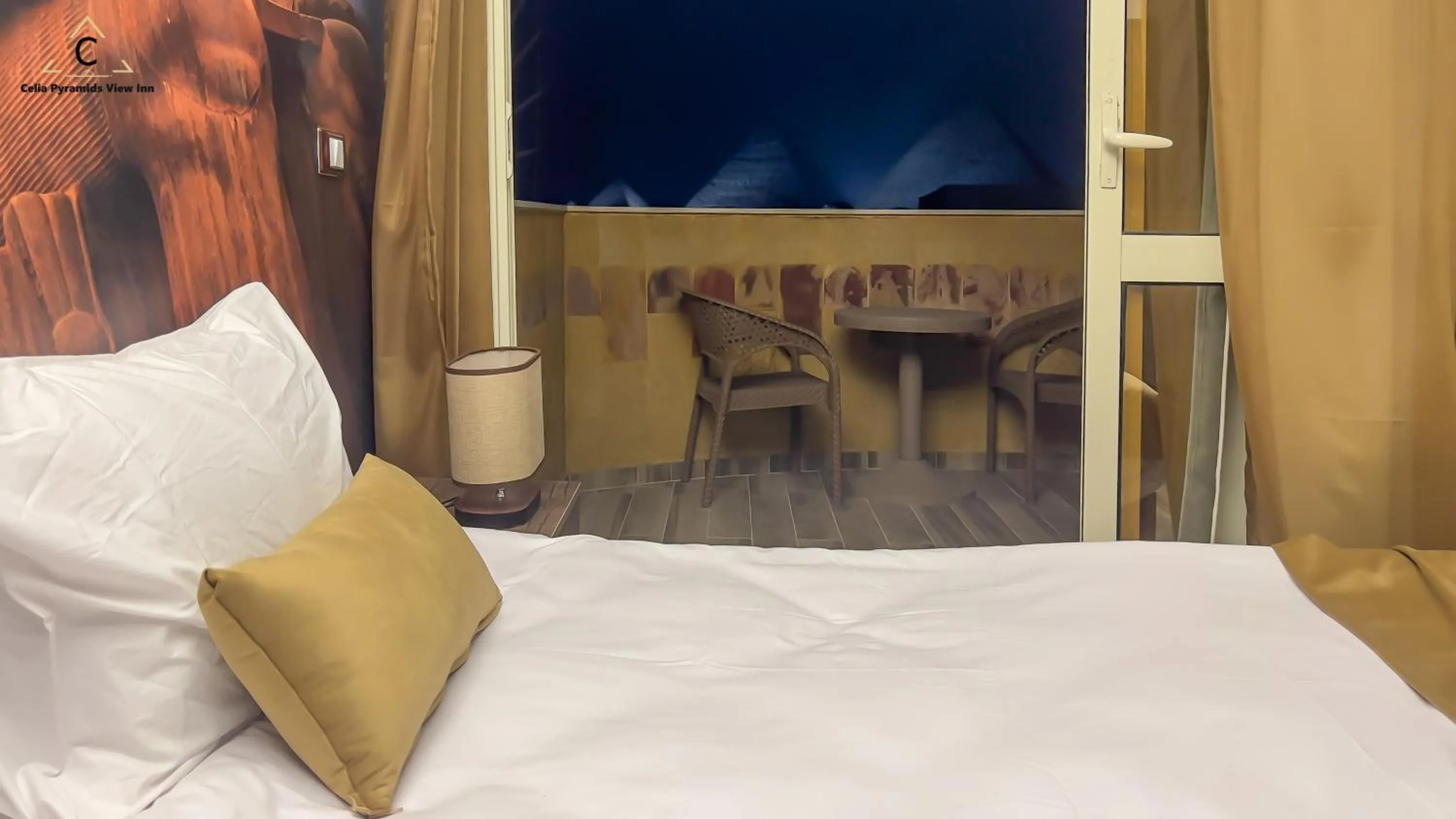 Nearby landmark, Bed in Celia Pyramids View inn