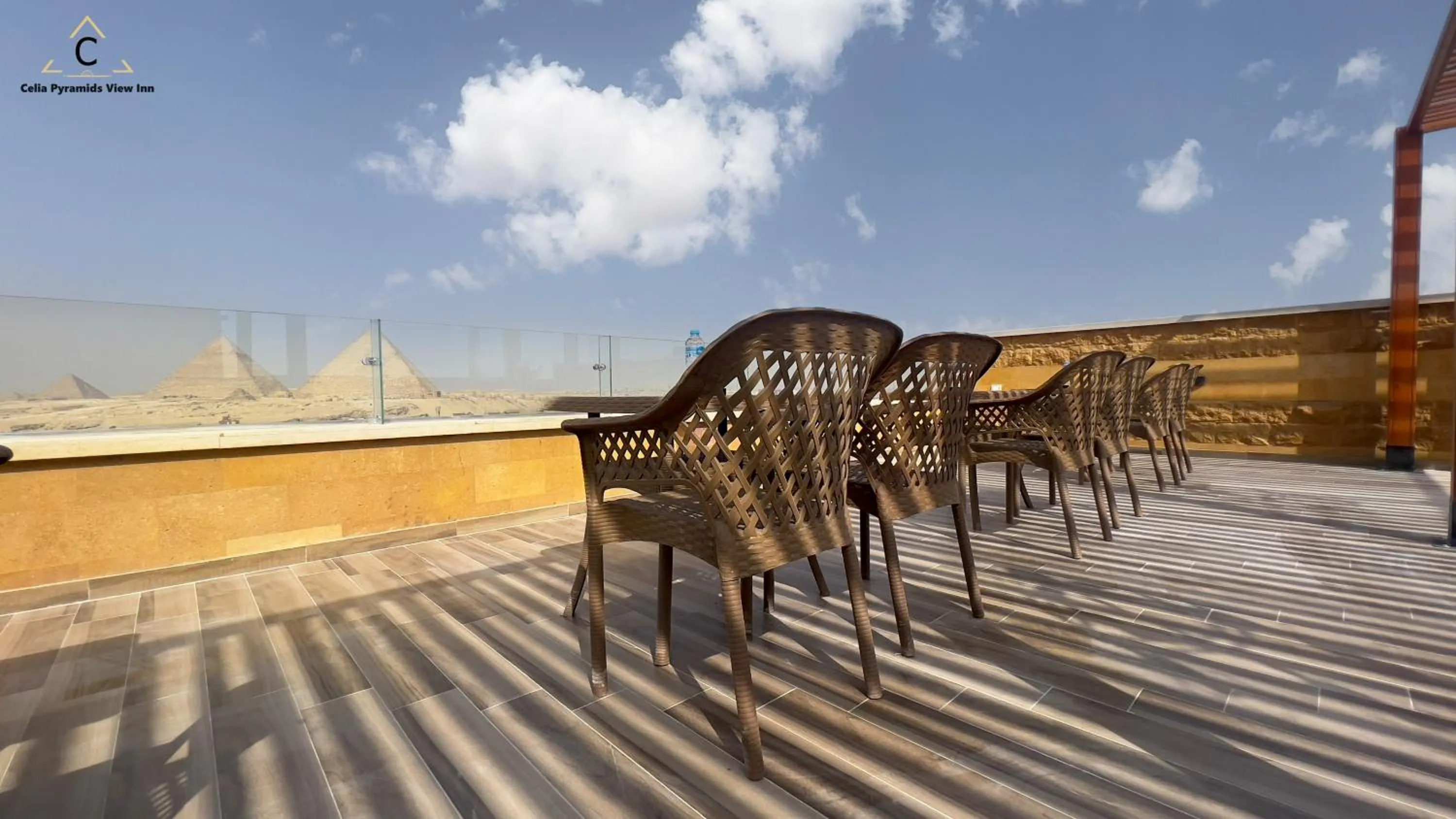 Restaurant/places to eat in Celia Pyramids View inn