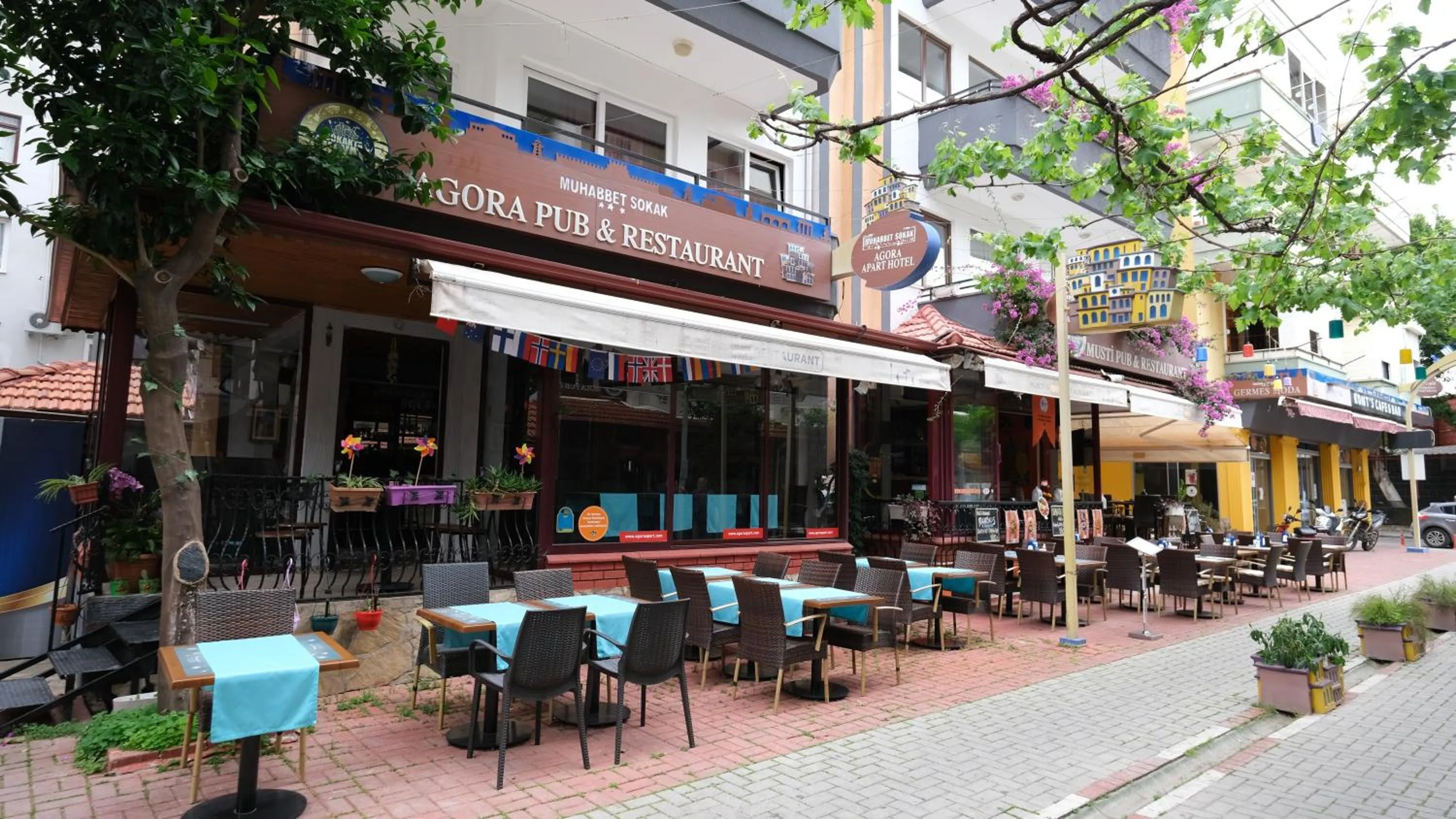 Lounge or bar in Agora Apart Hotel