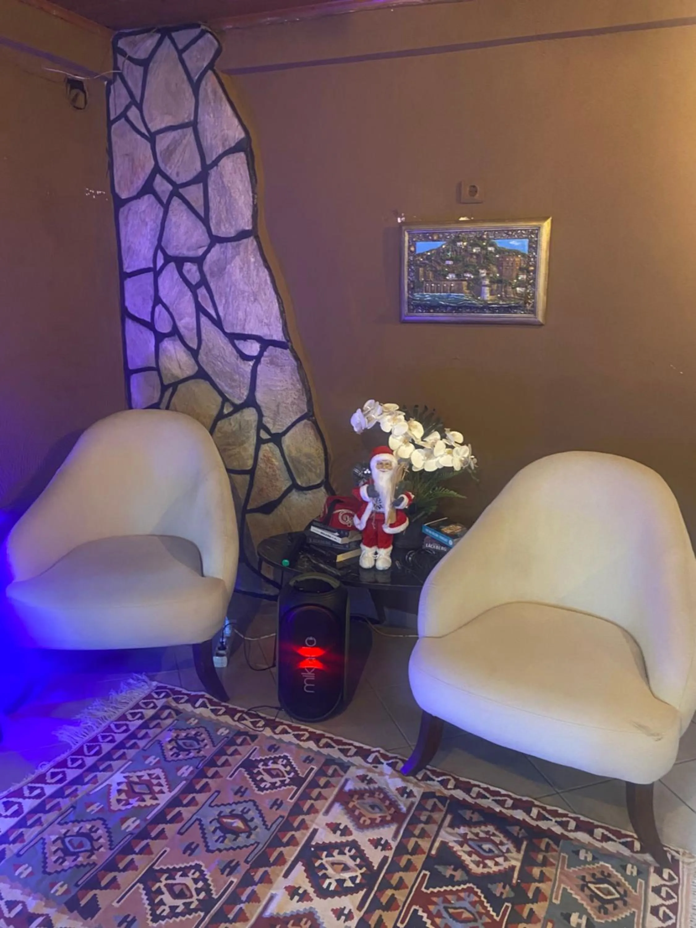 Seating area in Agora Apart Hotel