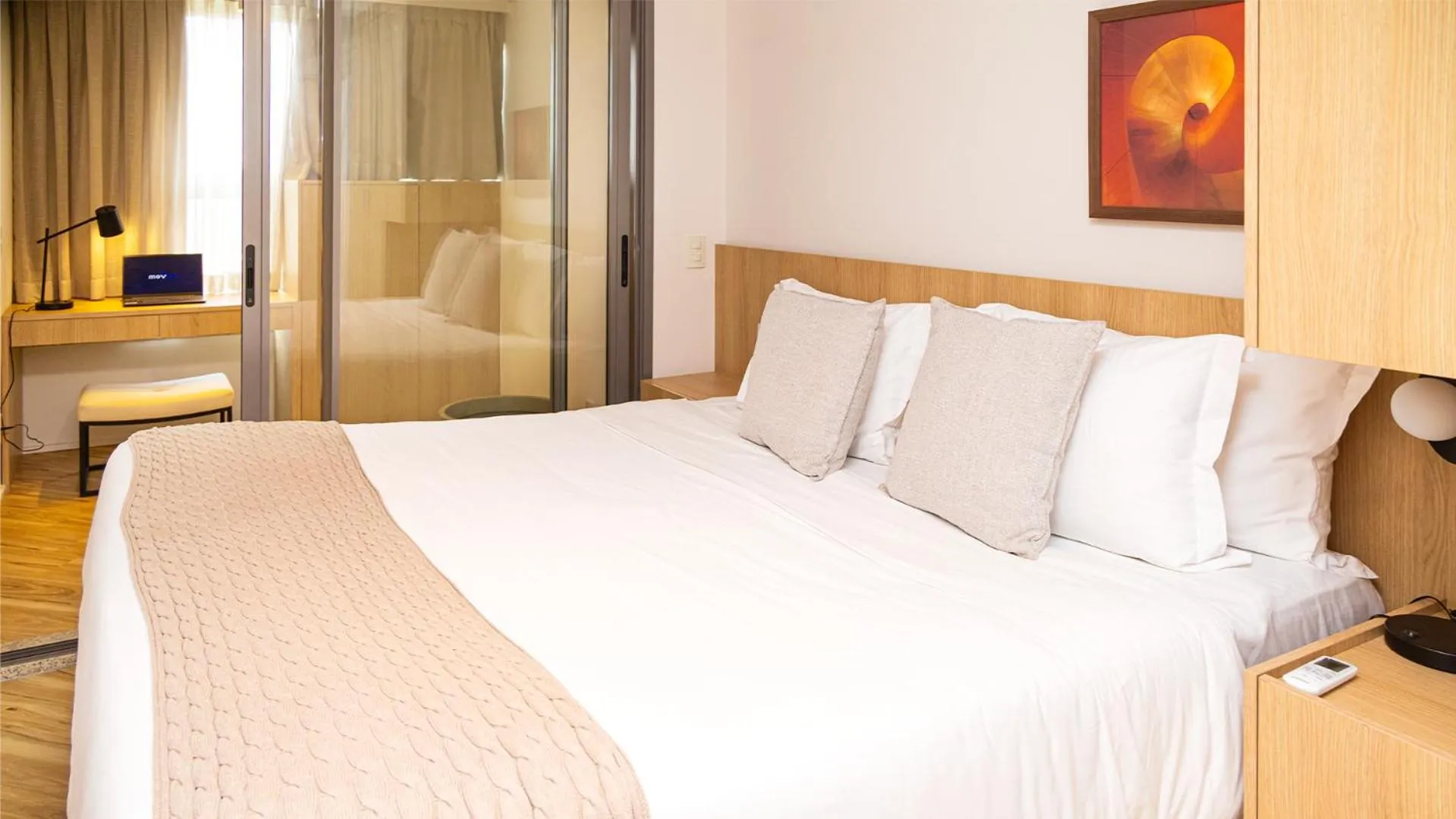 Bed in White 2880 - Pinheiros