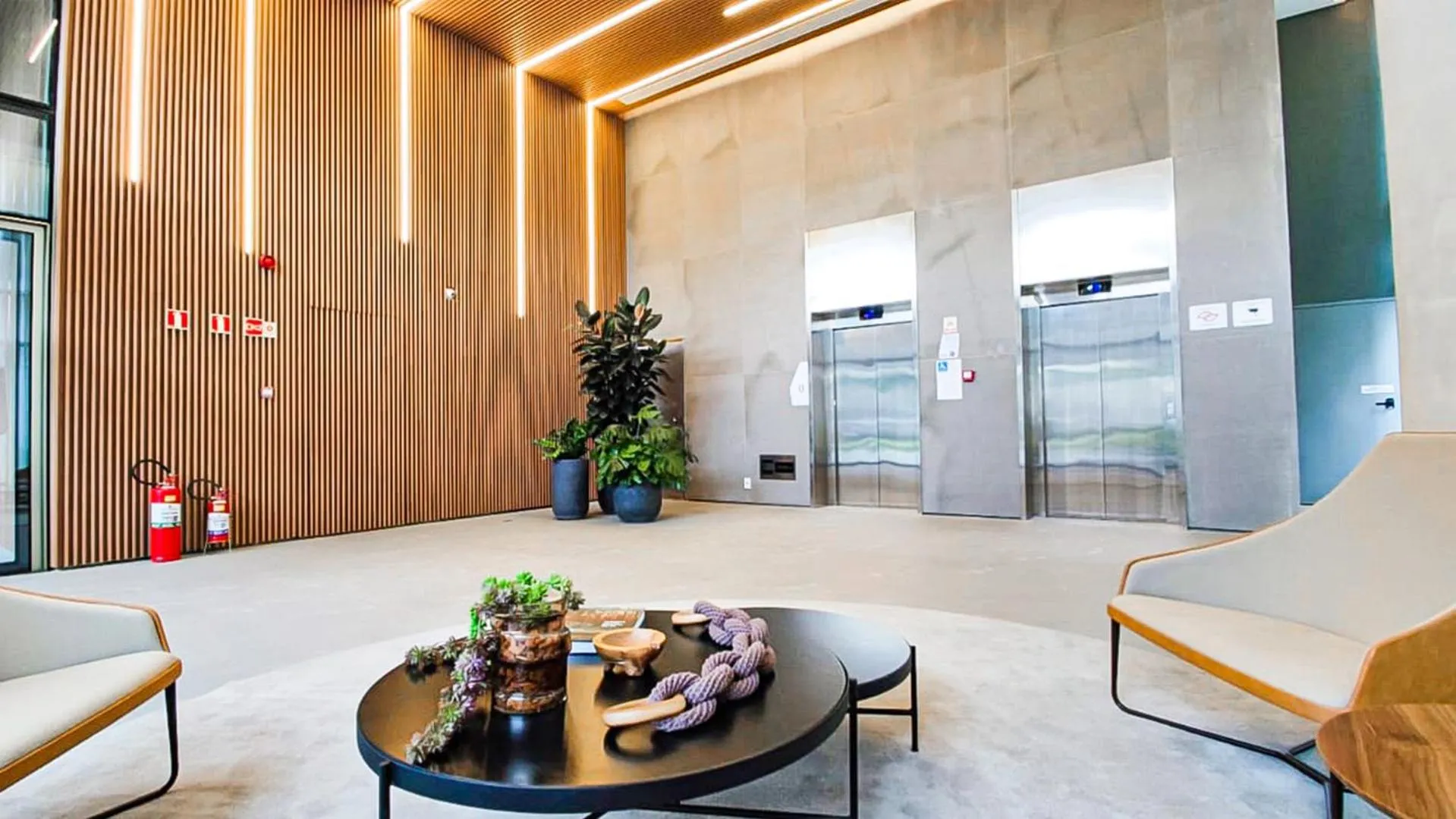 Lobby or reception in White 2880 - Pinheiros