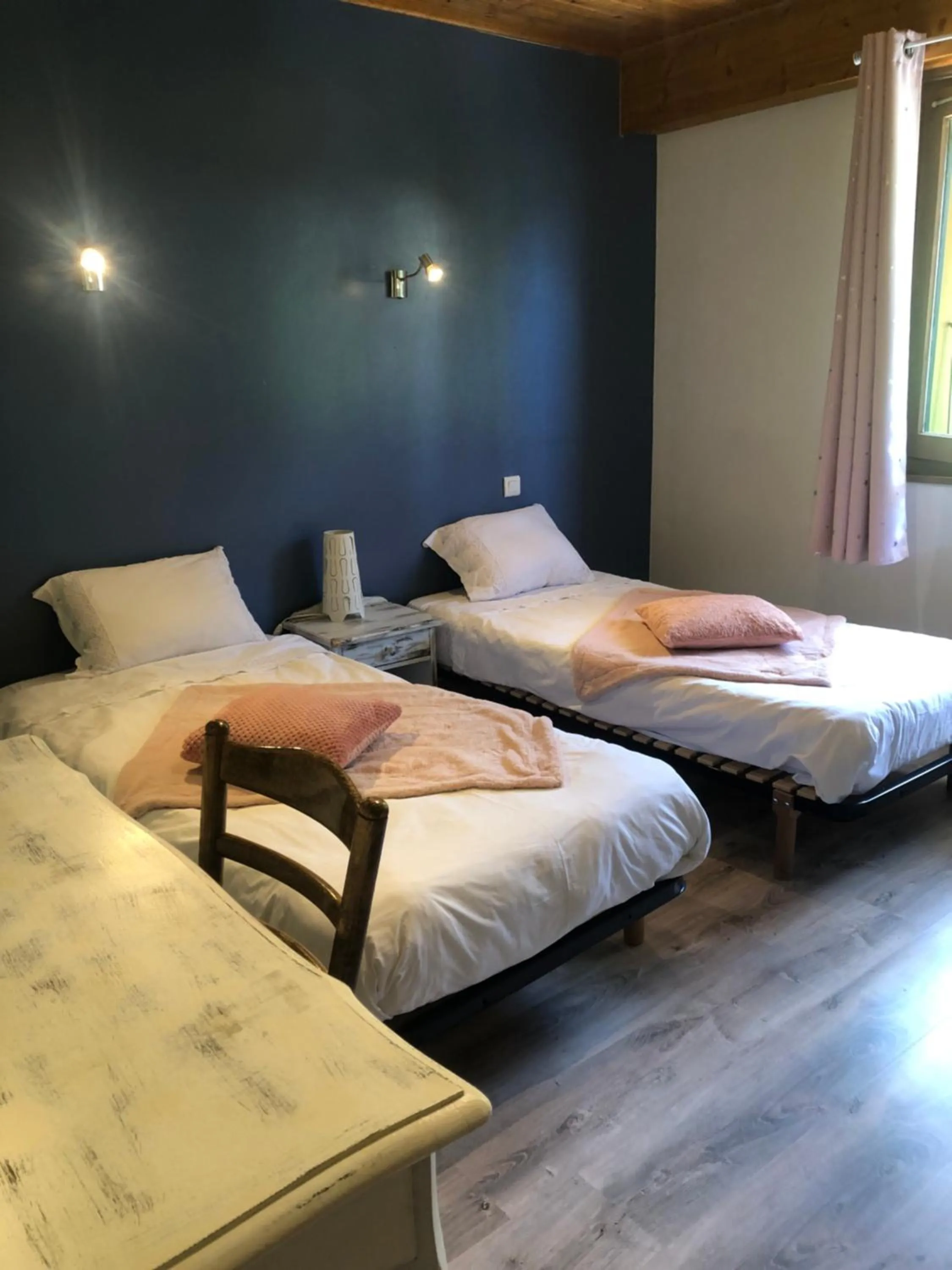 Bedroom, Bed in Hôtel la Kinkerne