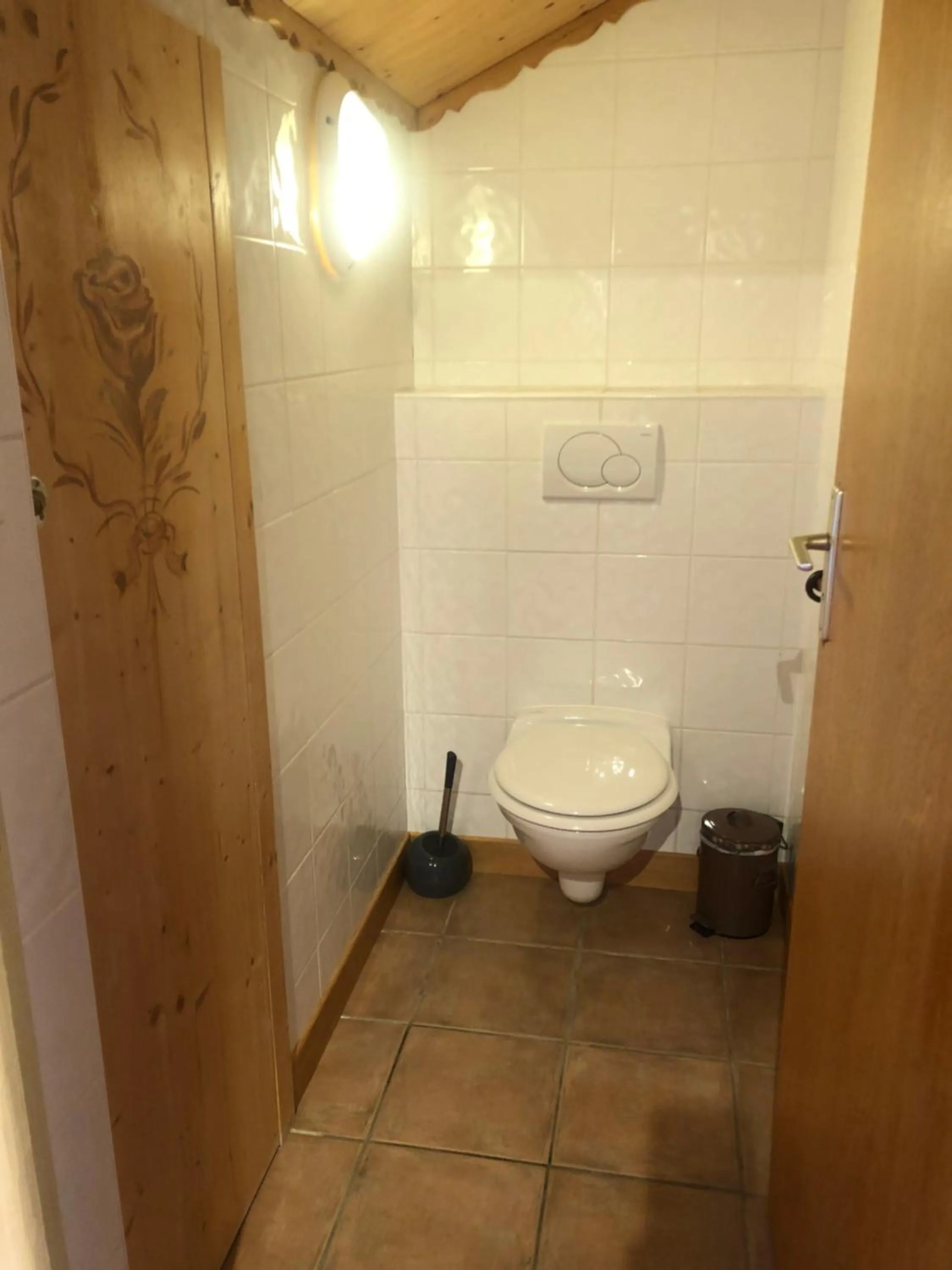 Toilet in Hôtel la Kinkerne