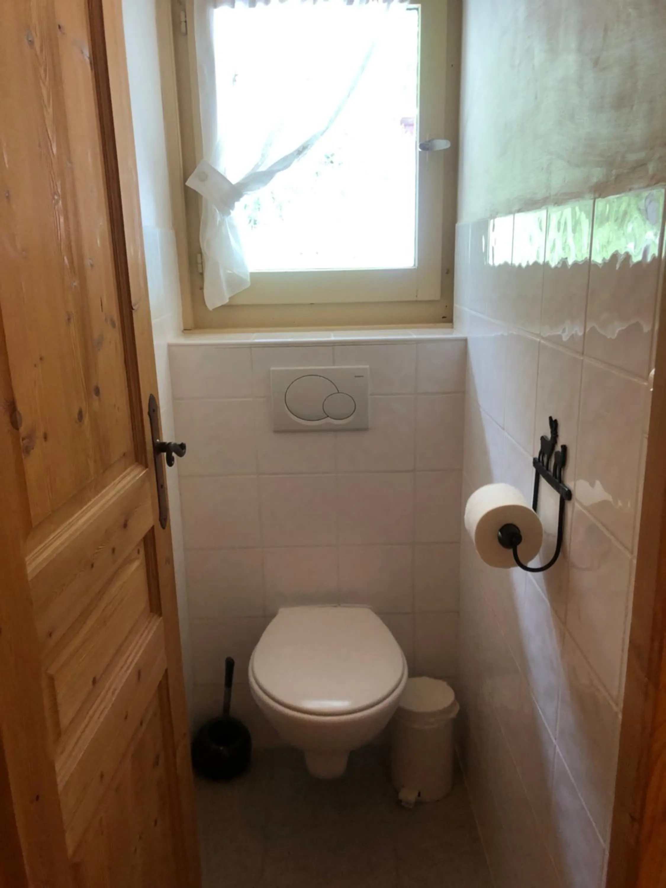 Toilet in Hôtel la Kinkerne