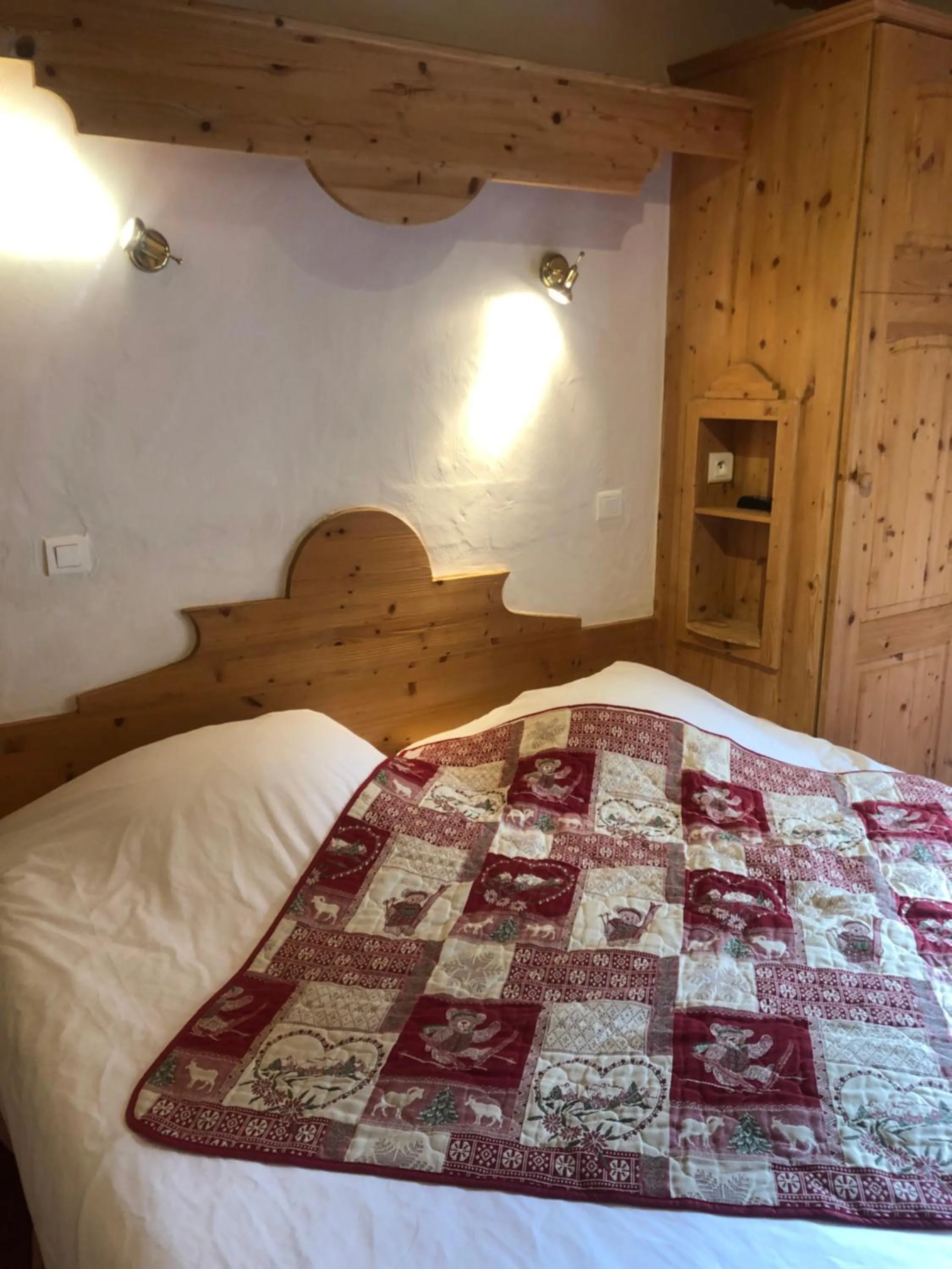 Bedroom, Bed in Hôtel la Kinkerne