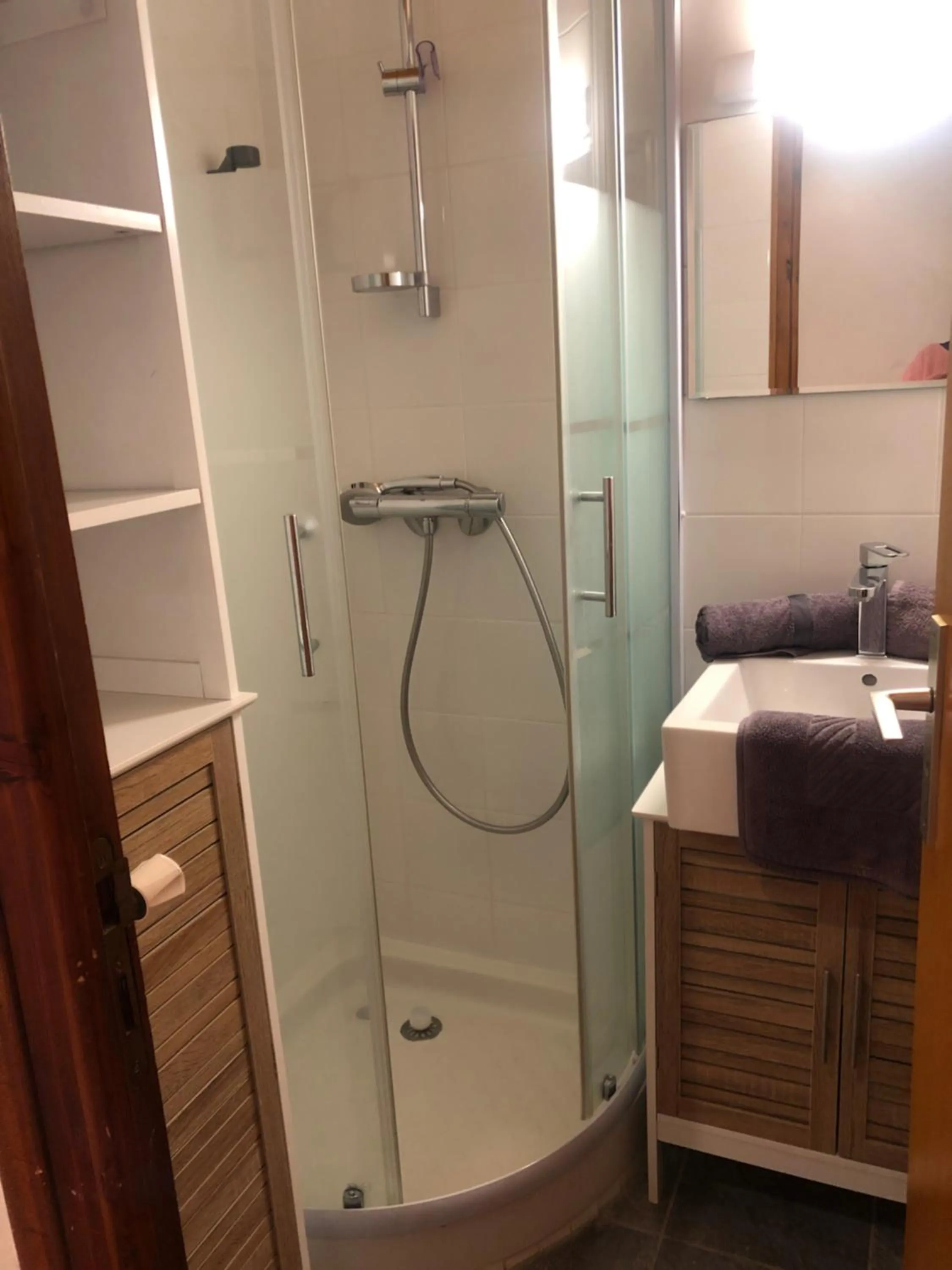 Shower in Hôtel la Kinkerne