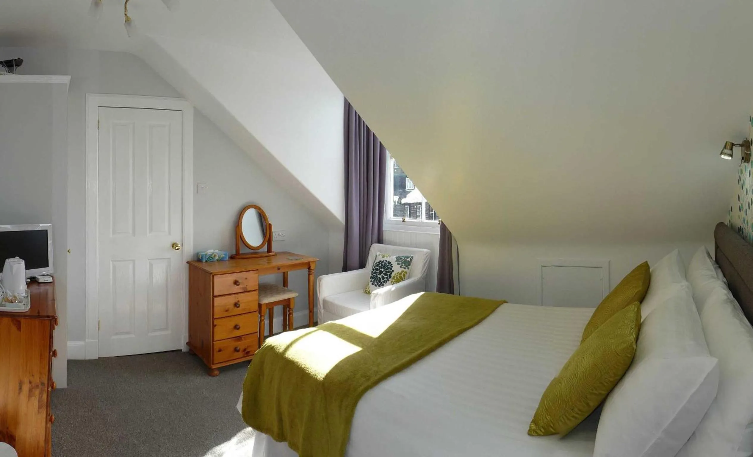 Photo of the whole room, Bed in Crioch Guest House