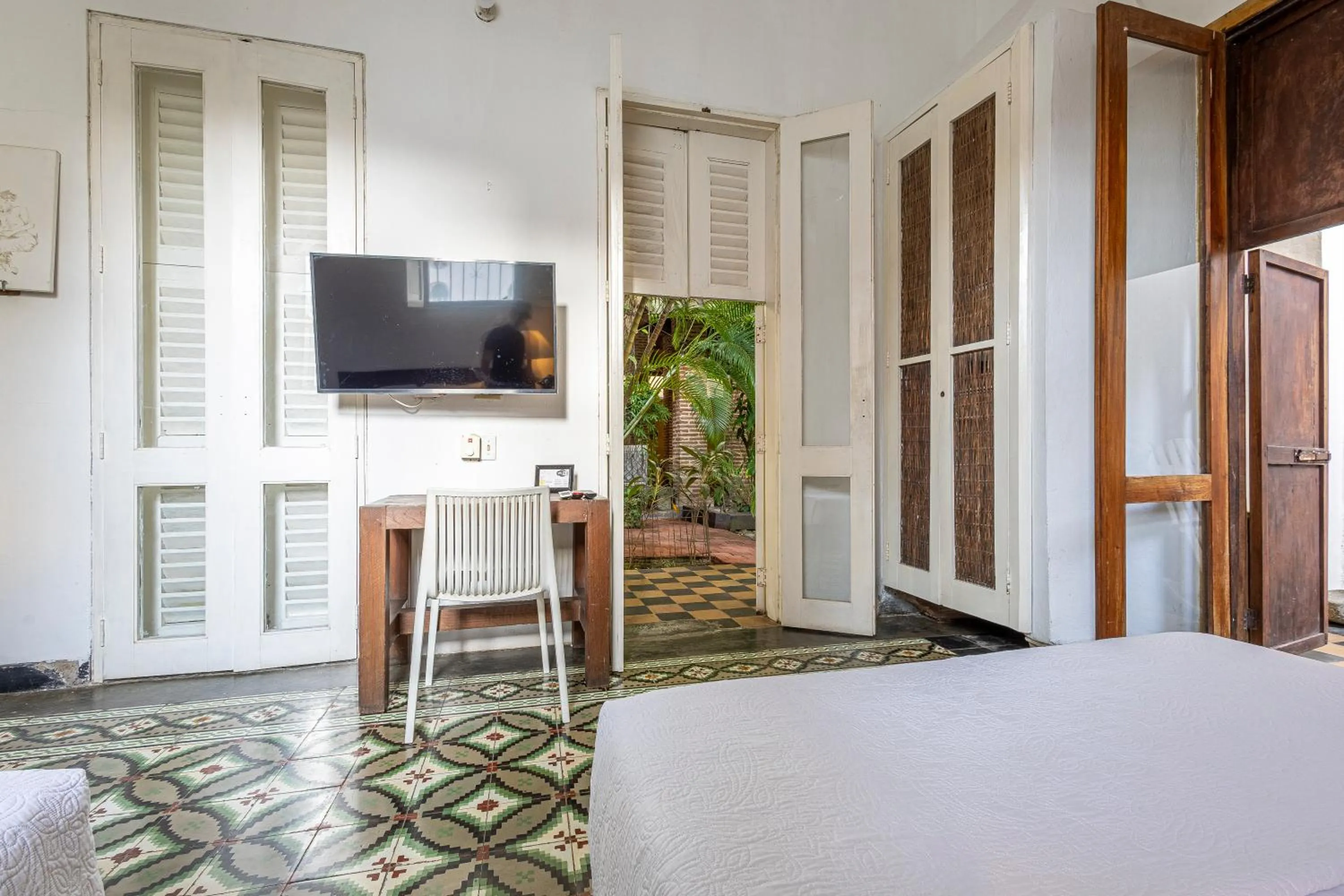 Seating area, Bed in Casa Real Del Cabrero by Soho