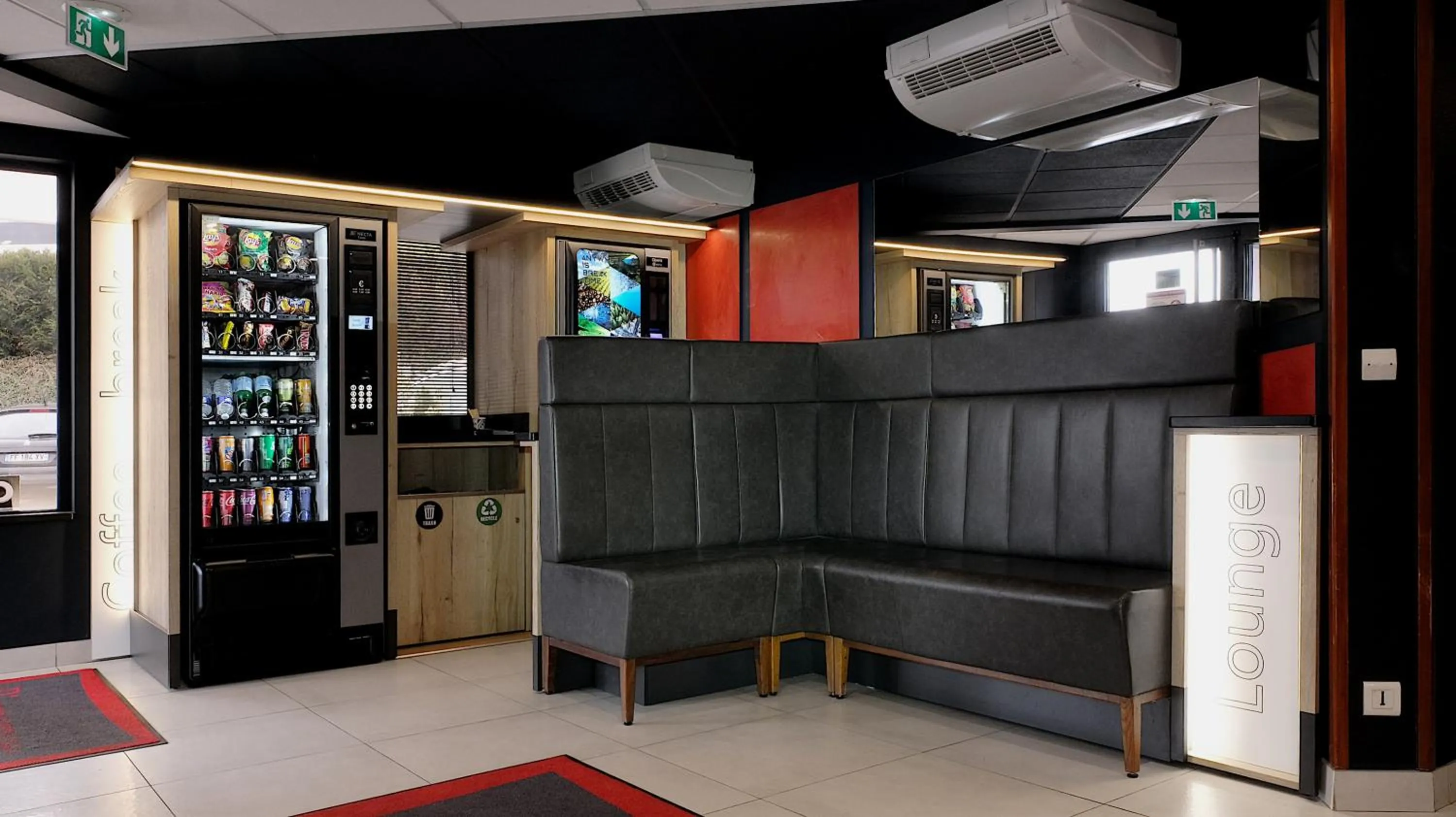 Lounge or bar in In Hotel Nancy Frouard