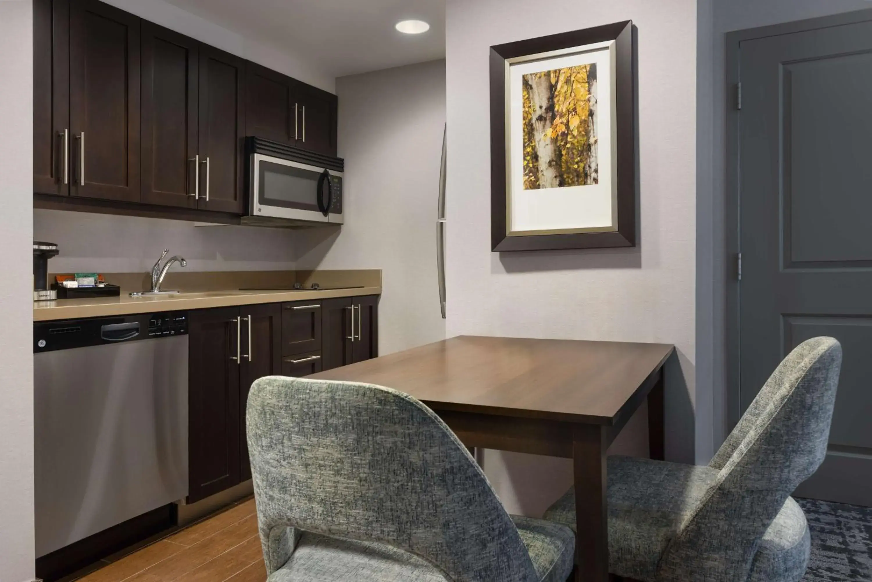 King Suite - Hearing Access/Non-Smoking in Homewood Suites by Hilton Waterloo/St. Jacobs King Suite - Hearing Access/Non-Smoking in Homewood Suites by Hilton Waterloo/St. Jacobs