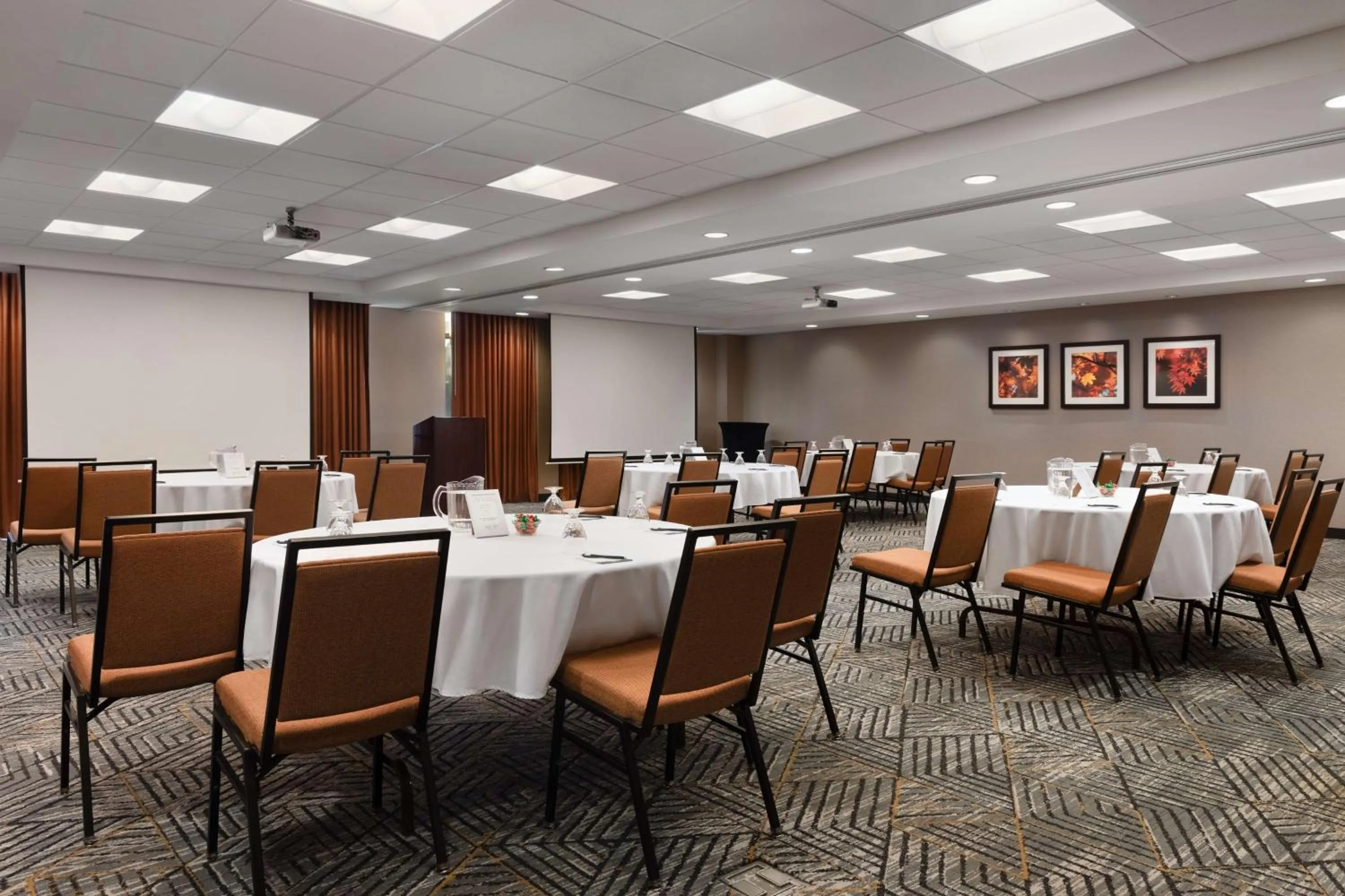 Meeting/conference room in Homewood Suites by Hilton Waterloo/St. Jacobs
