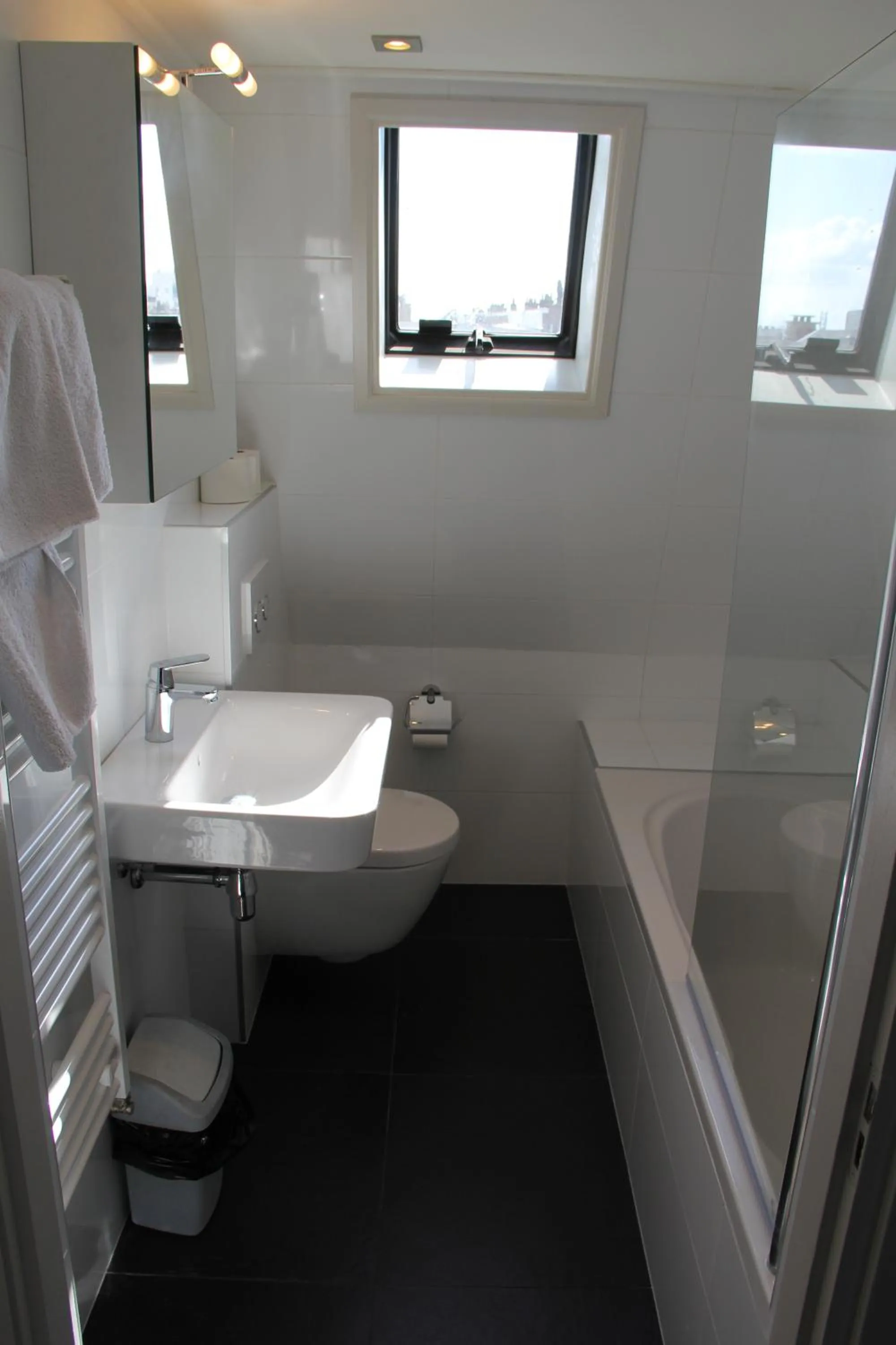 Photo of the whole room in Hotel 't Sonnehuys