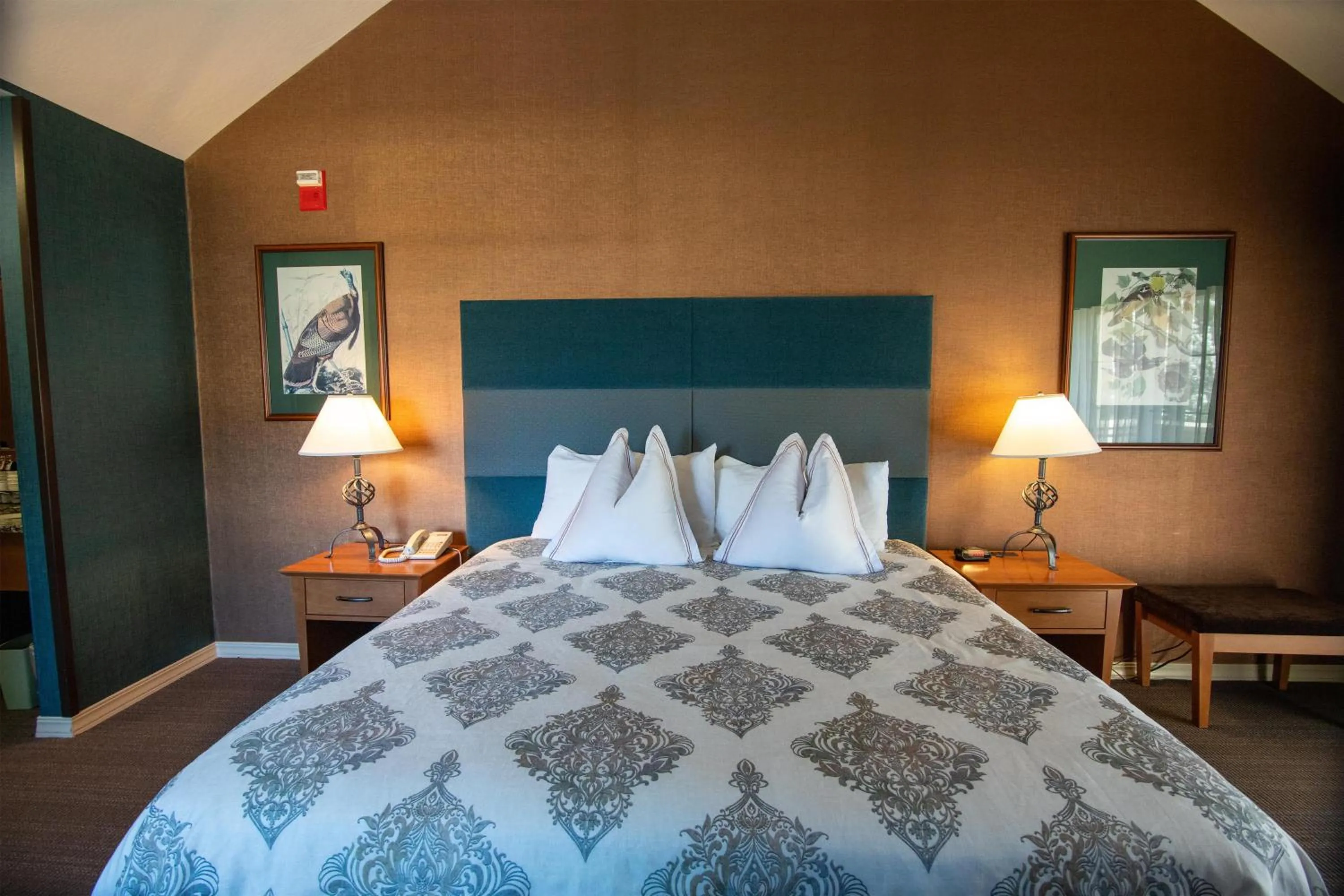 Bedroom, Bed in The Bard's Inn - BW Signature Collection by Best Western