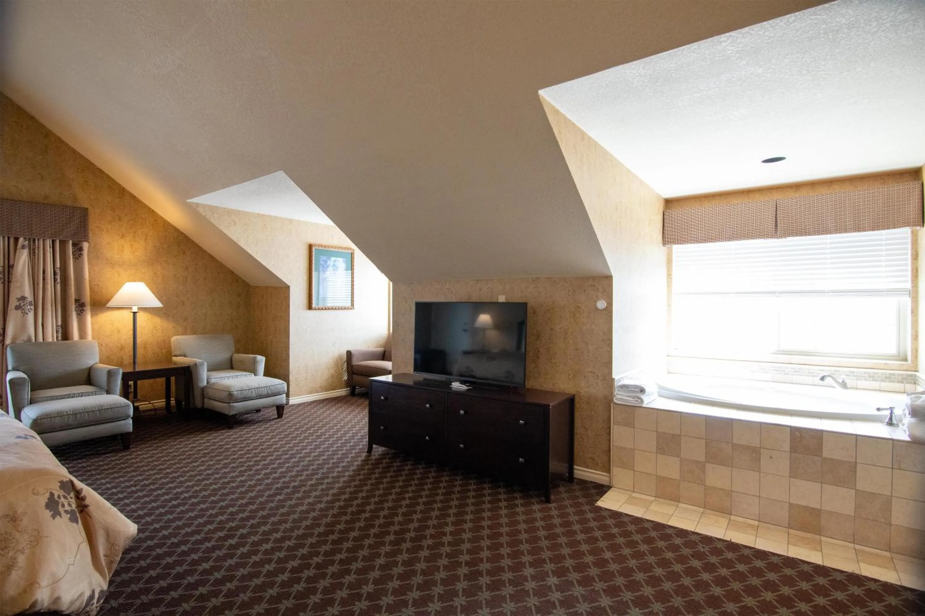 Bedroom, Bed in The Bard's Inn - BW Signature Collection by Best Western