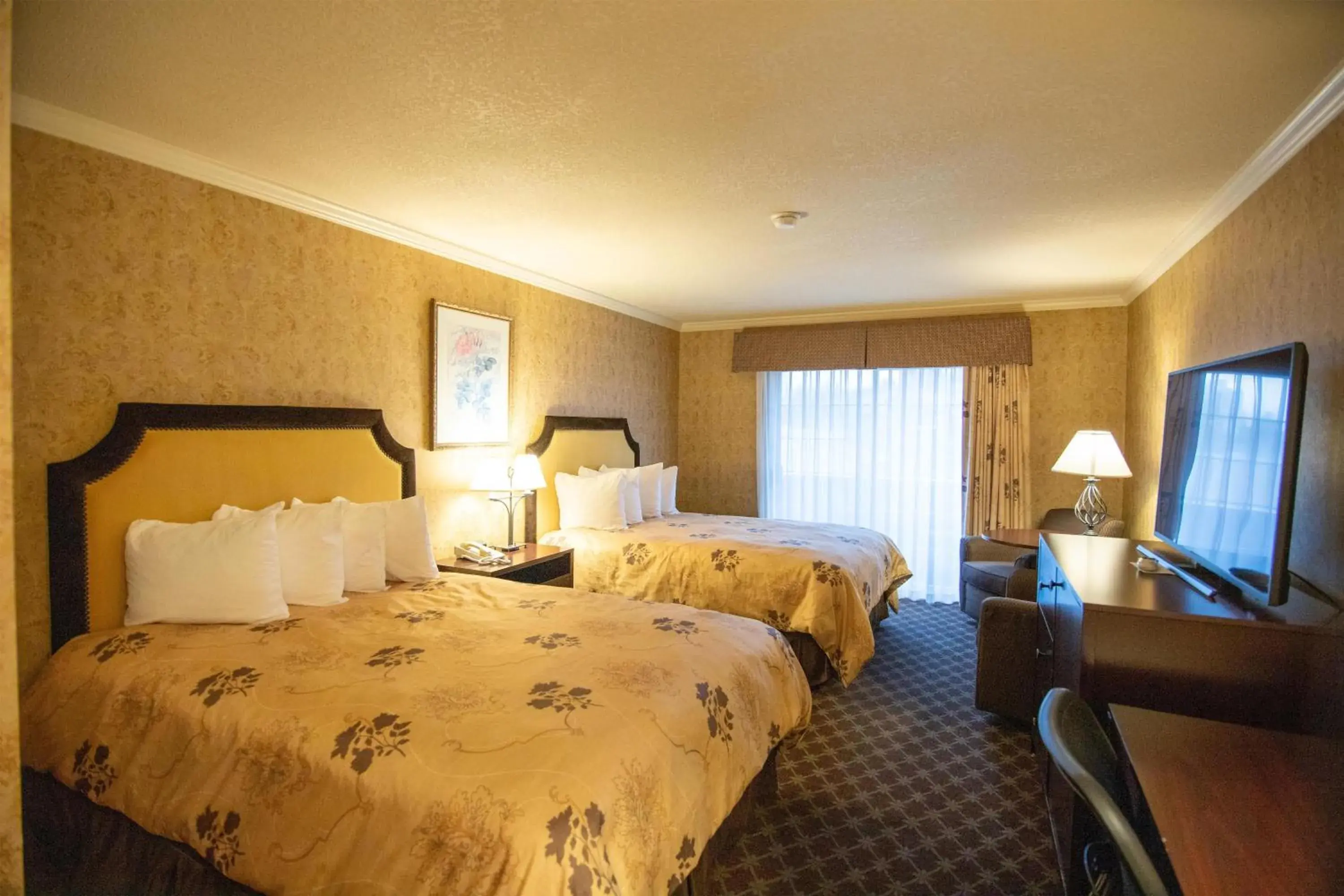 Bedroom, Bed in The Bard's Inn - BW Signature Collection by Best Western Bedroom, Bed in The Bard's Inn - BW Signature Collection by Best Western