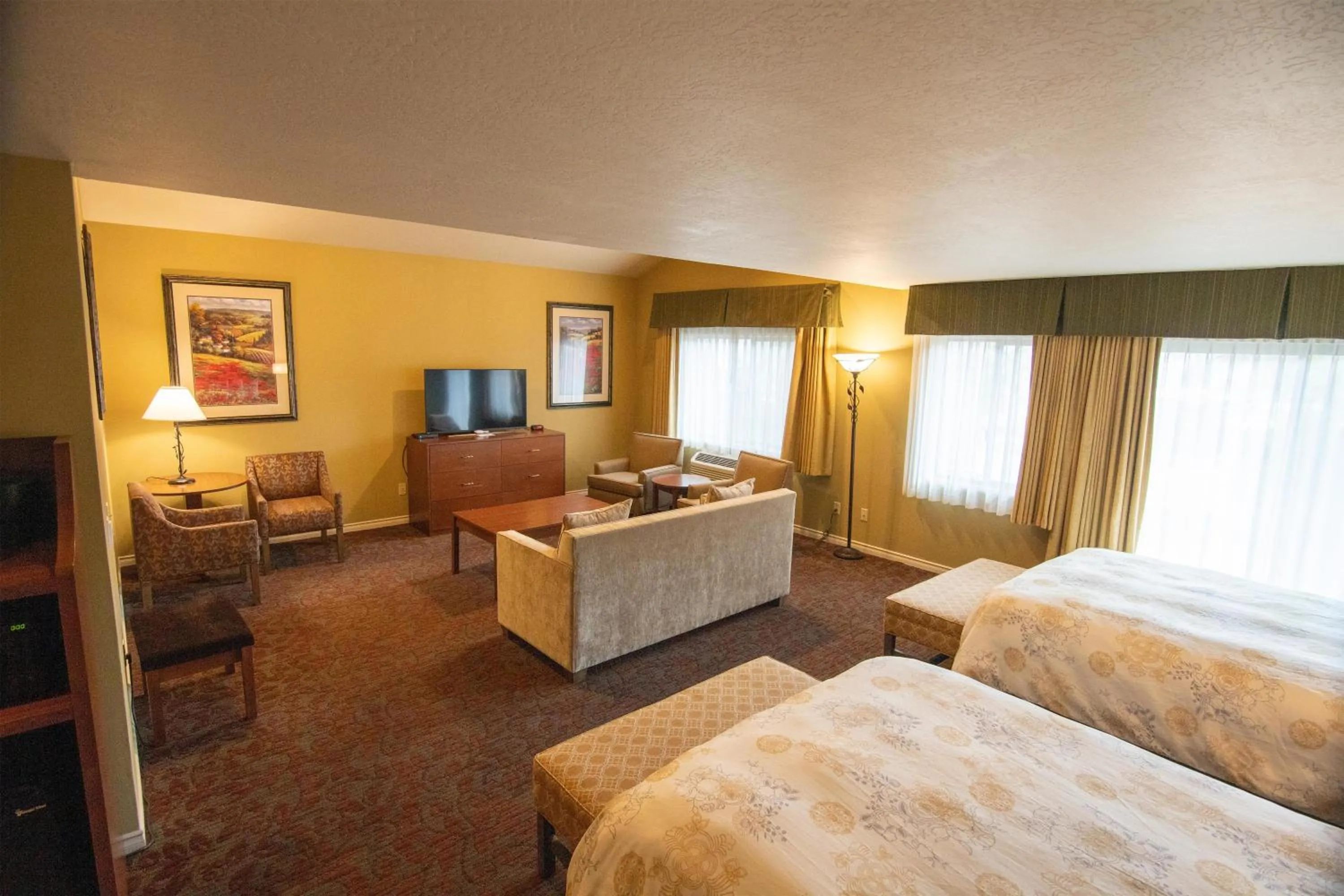 Bedroom, Bed in The Bard's Inn - BW Signature Collection by Best Western