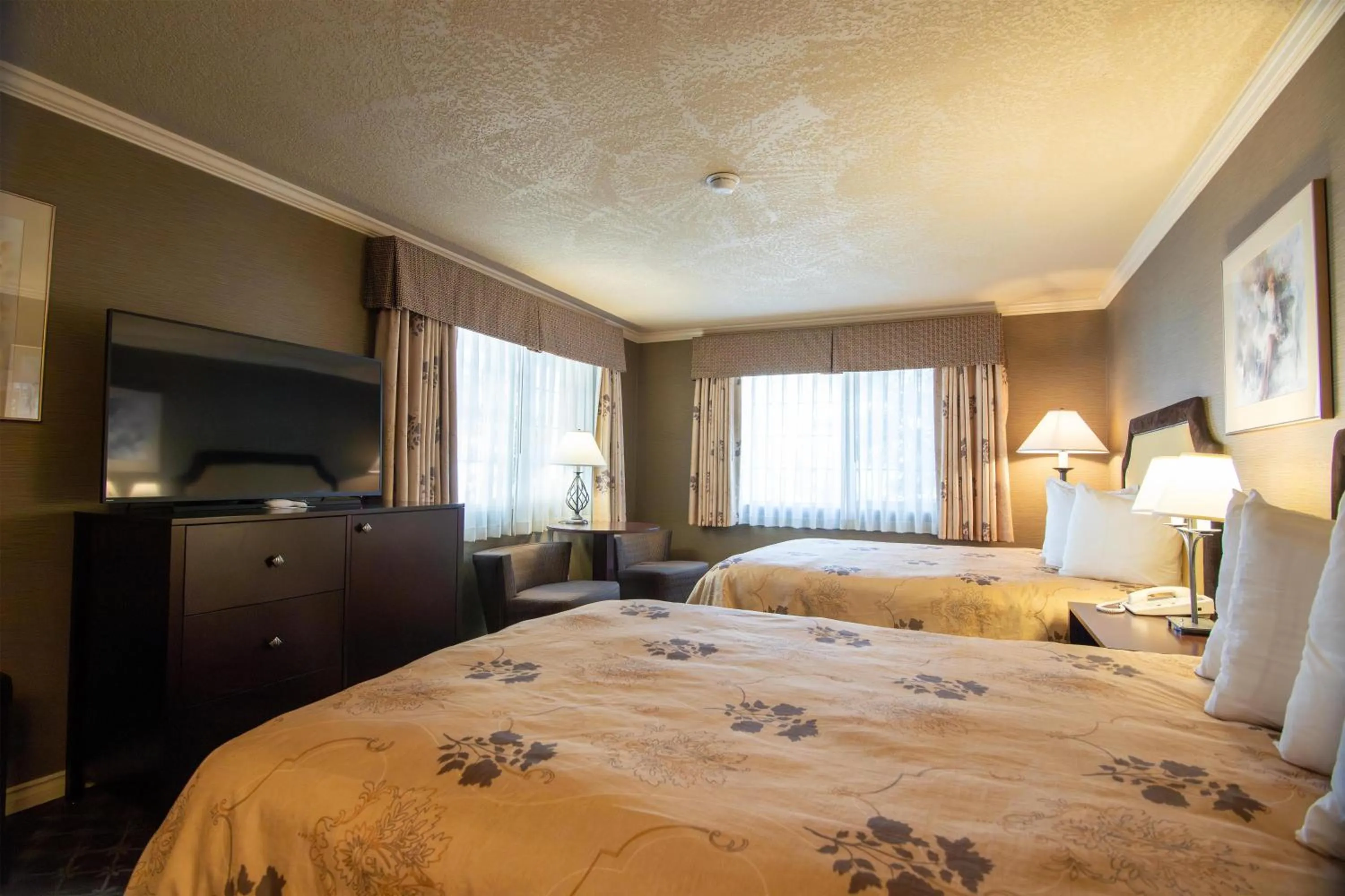 Bedroom, Bed in The Bard's Inn - BW Signature Collection by Best Western