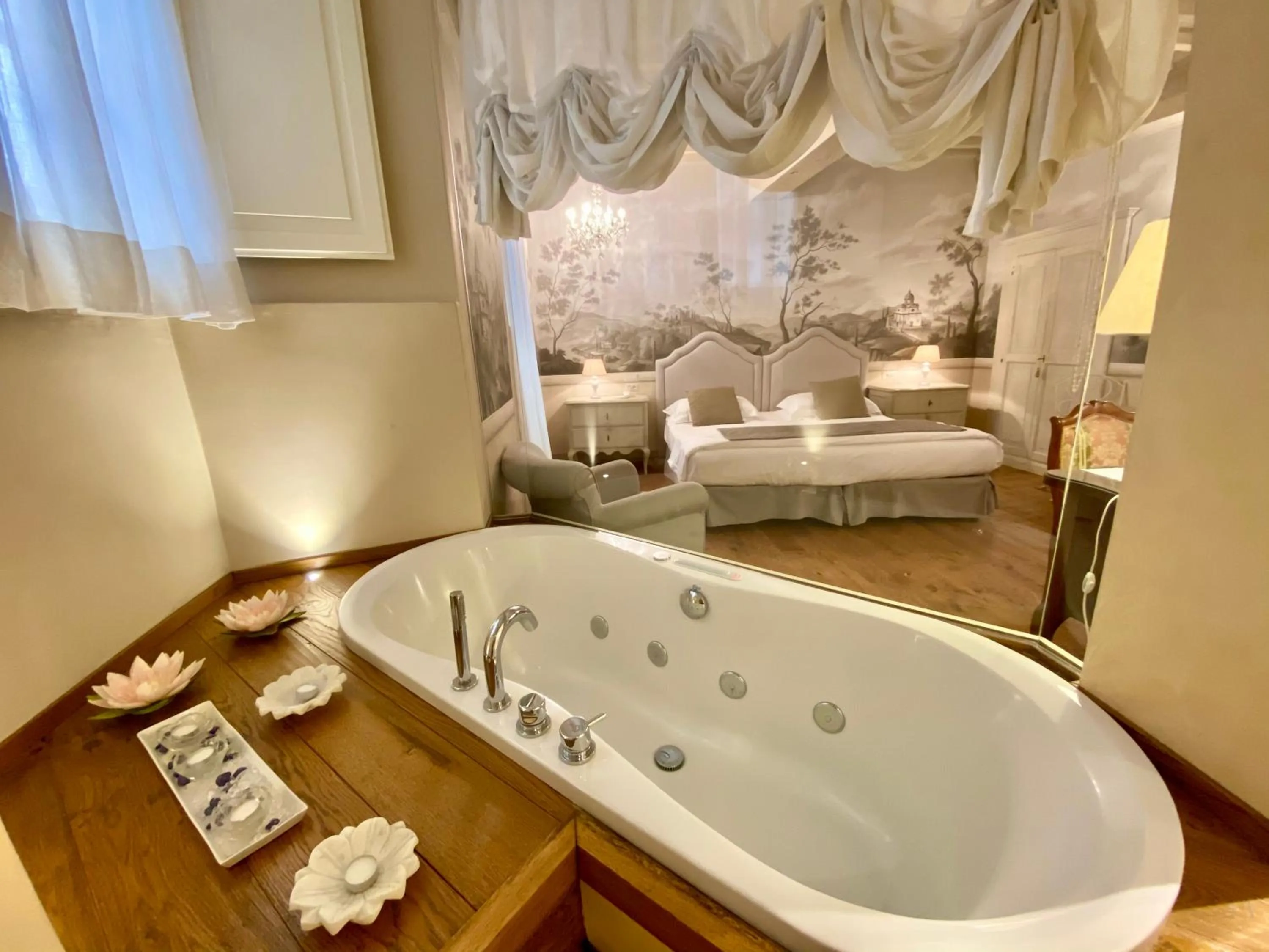 Hot Tub, Bed in La Corte Di Ambra