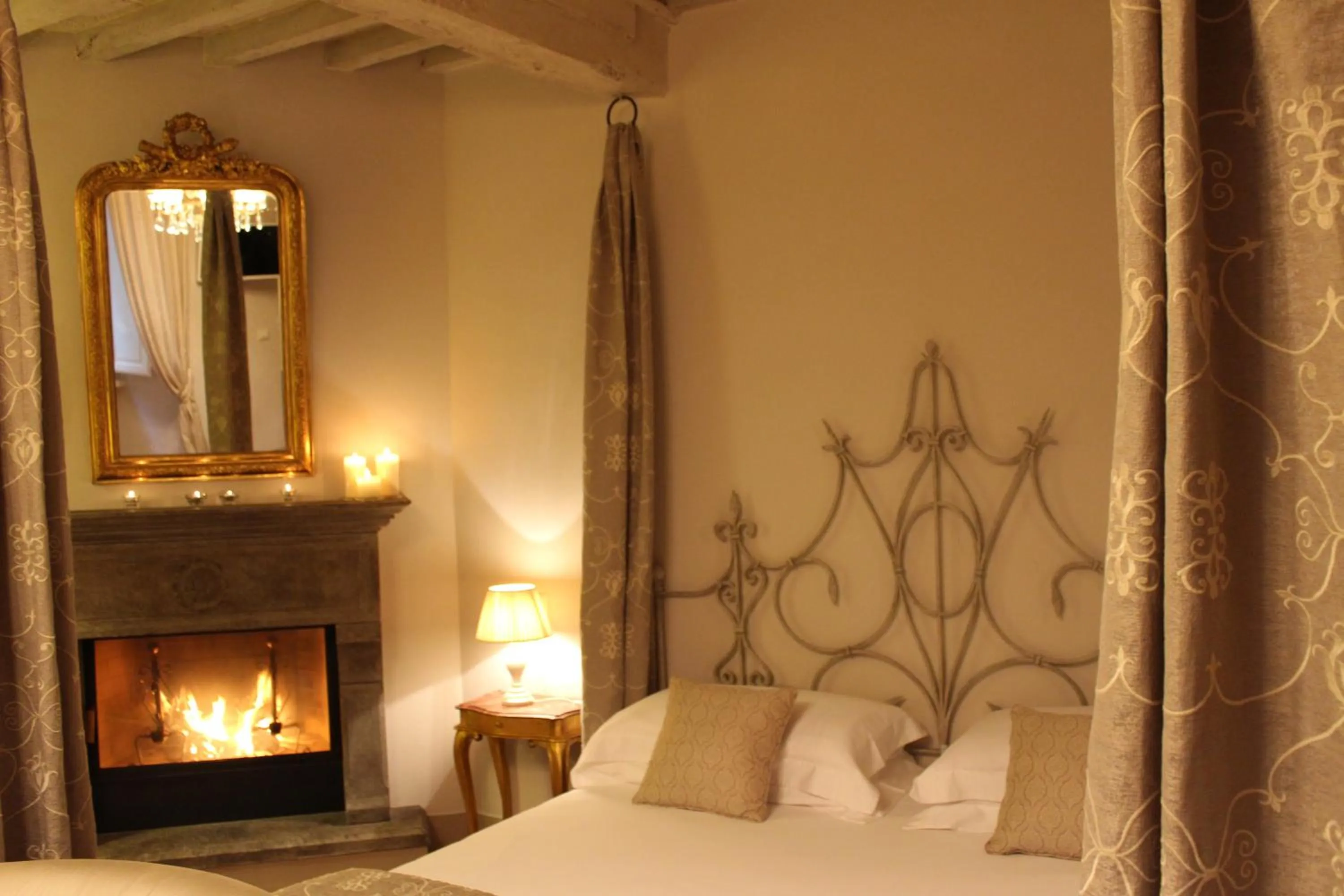 Decorative detail, Bed in La Corte Di Ambra