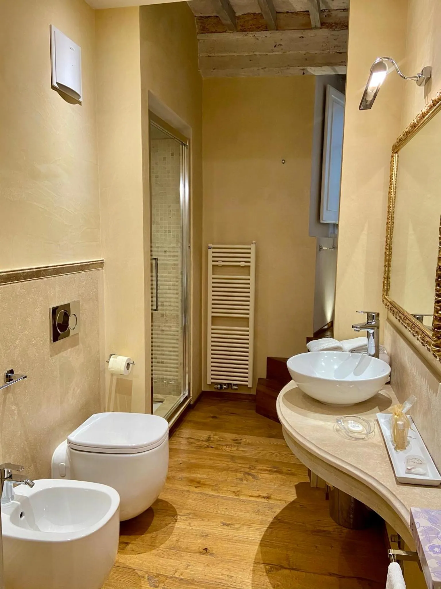 Shower in La Corte Di Ambra