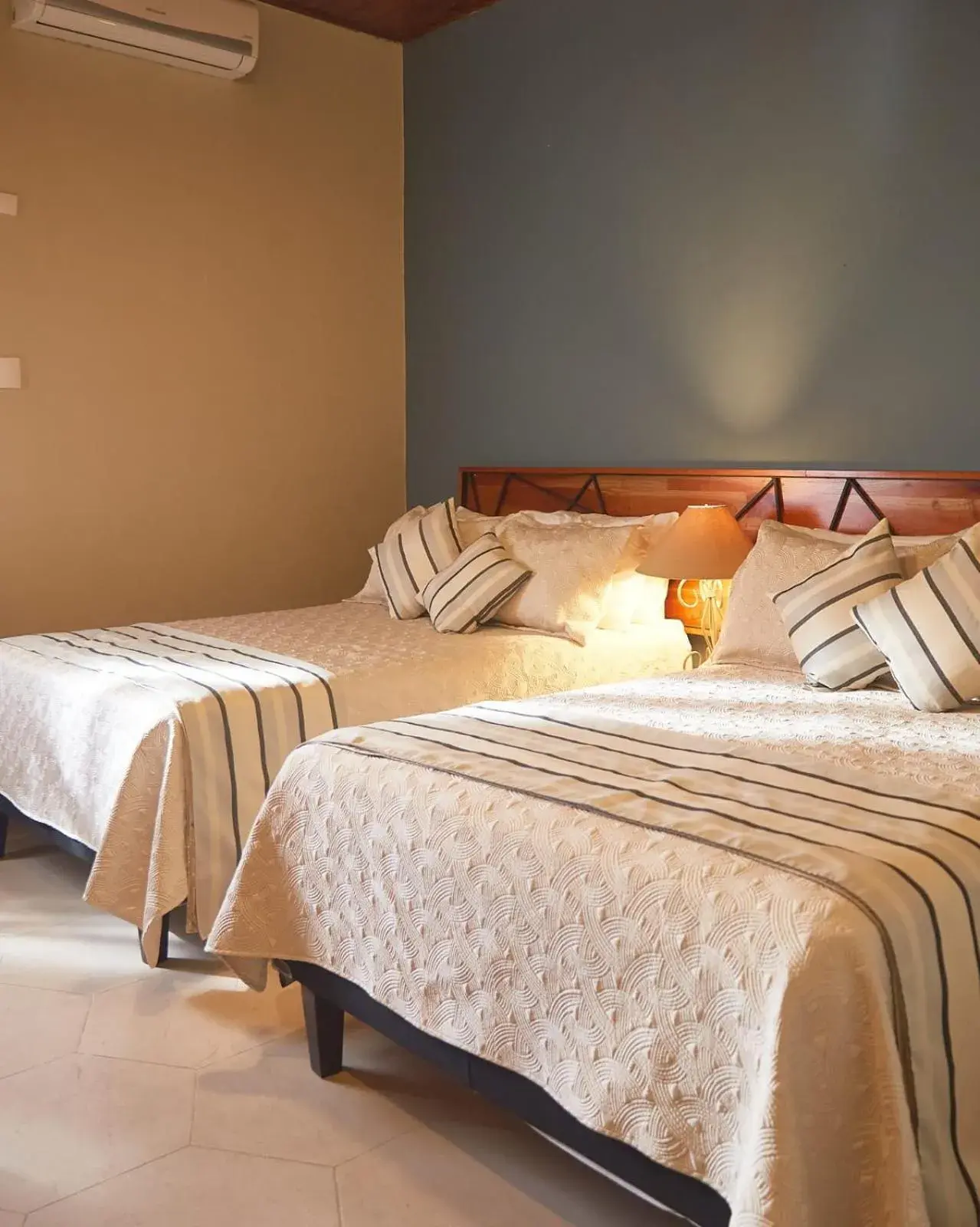 Twin Room with Balcony in Hotel Plaza Copan Twin Room with Balcony in Hotel Plaza Copan