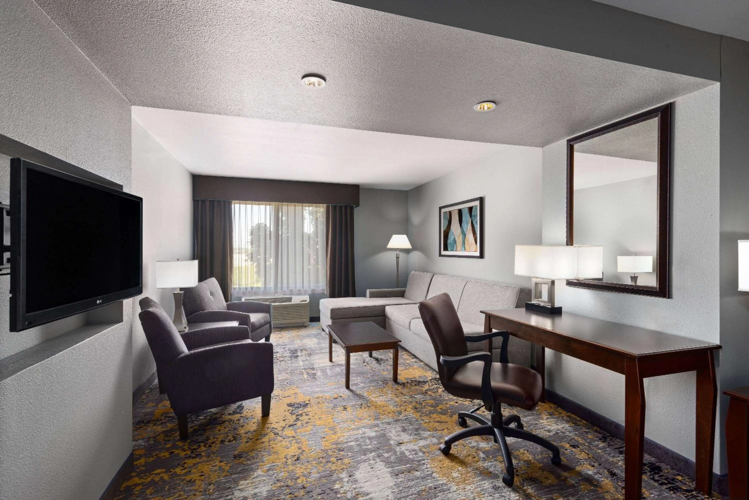 Photo of the whole room in La Quinta by Wyndham Sioux Falls