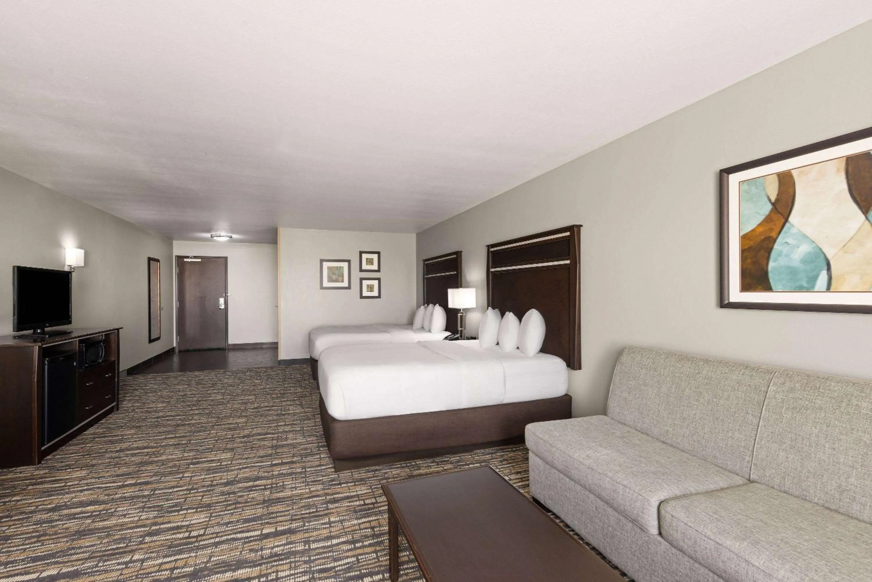 Photo of the whole room, Bed in La Quinta by Wyndham Sioux Falls